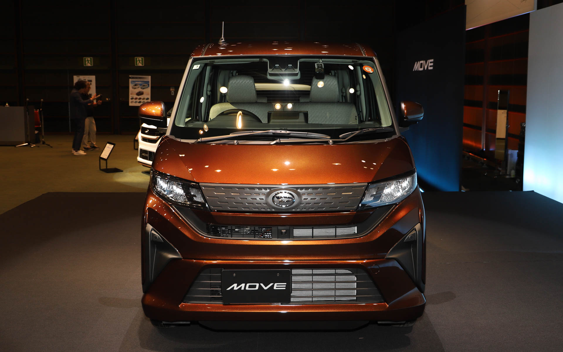 ボディサイズは3395×1475×1655mm。4WDは全高が1670mm。ホイールベースは2460mm