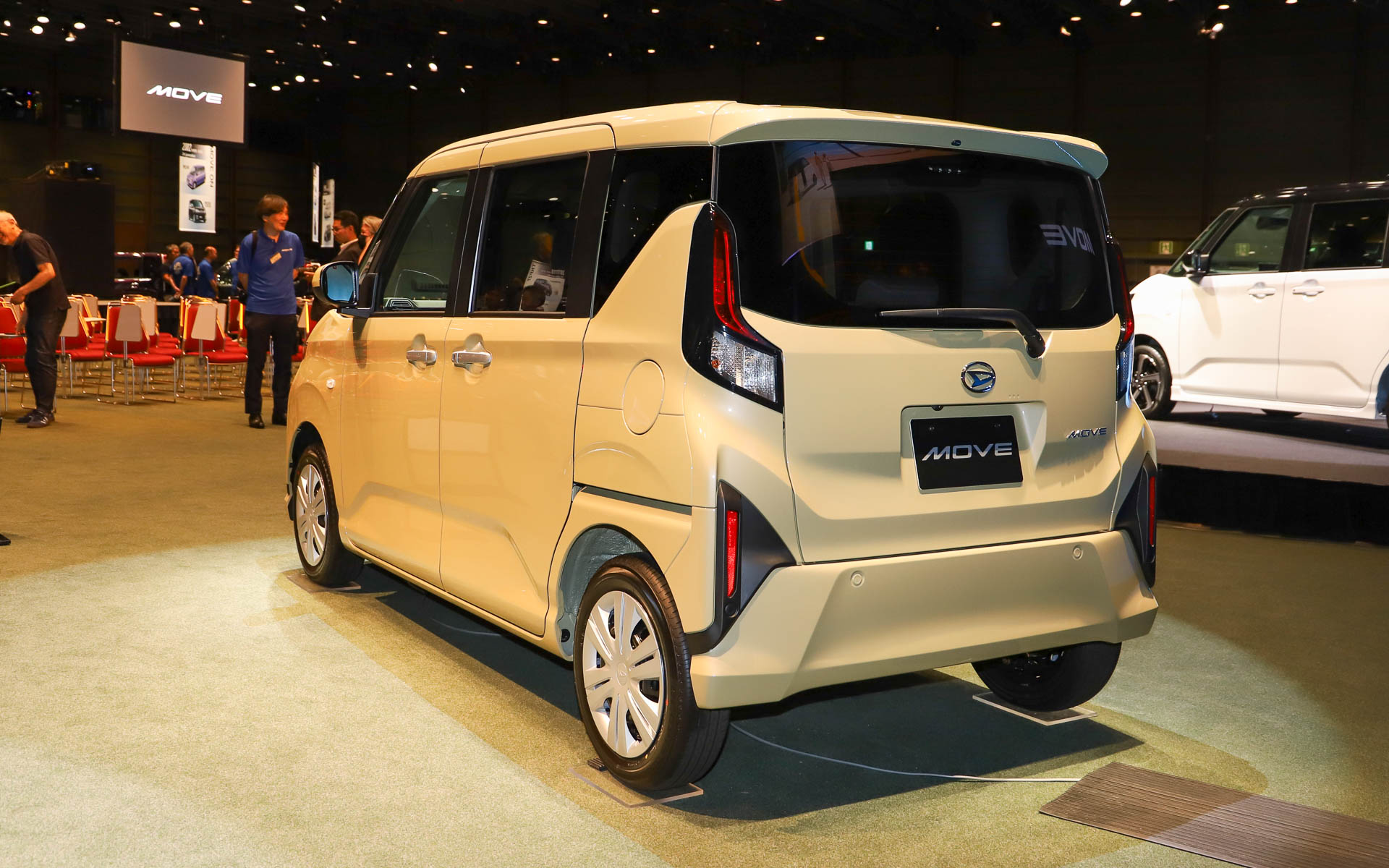 新型ムーヴ X（サンドベージュメタリック）