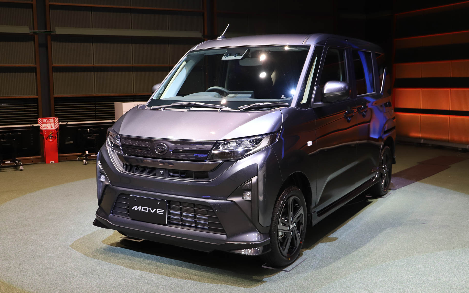 メーカーオプションとディーラーオプションを組み合わせて印象を変える「アナザースタイル」の「ダンディスポーツスタイル」