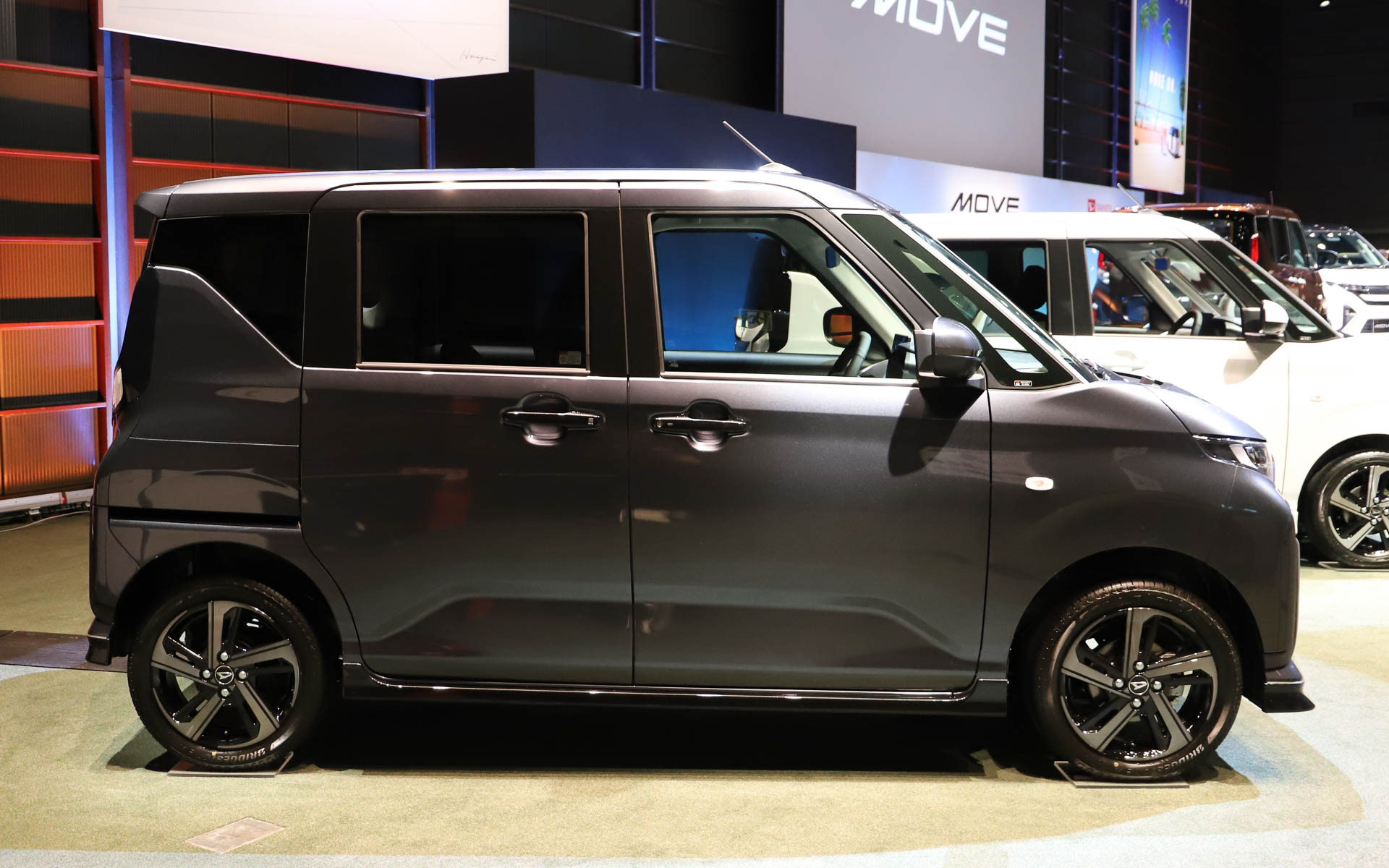 RSのダンディスポーツスタイルは15インチアルミホイール（切削・スモーク塗装）を装着可能