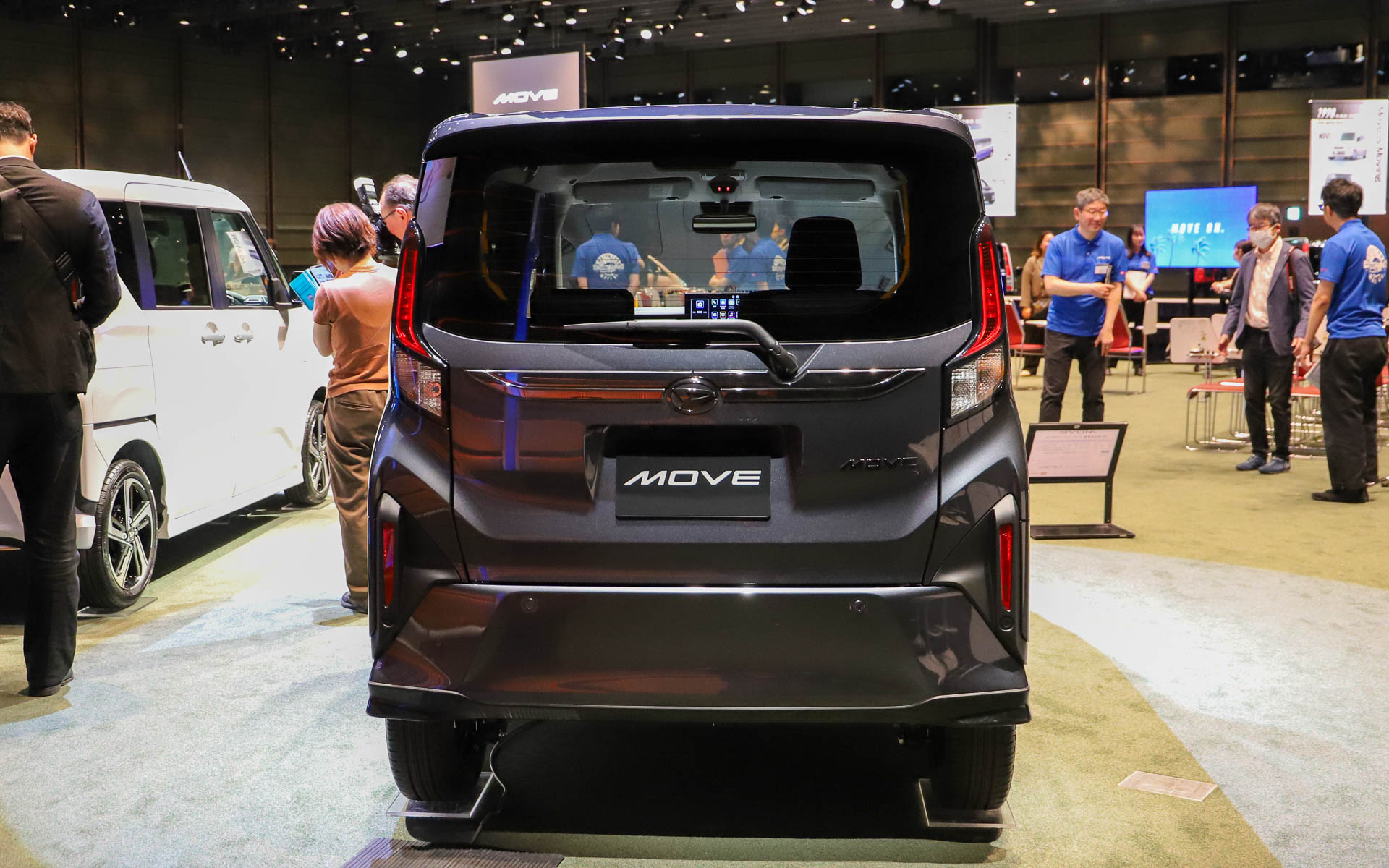 メーカーオプションとディーラーオプションを組み合わせて印象を変える「アナザースタイル」の「ダンディスポーツスタイル」