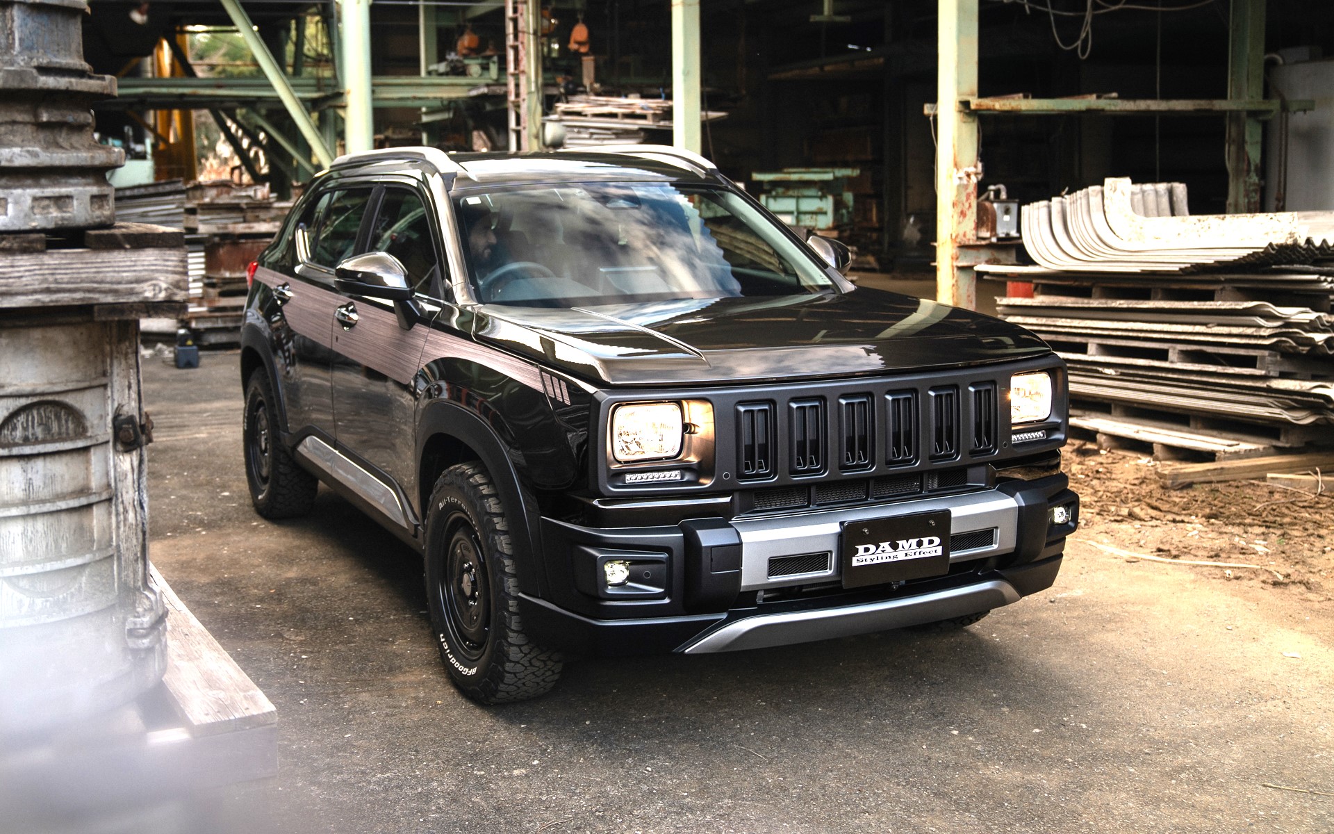 ダムドがホンダ「WR-V」用ボディキット「リヴァーブ」を発売した