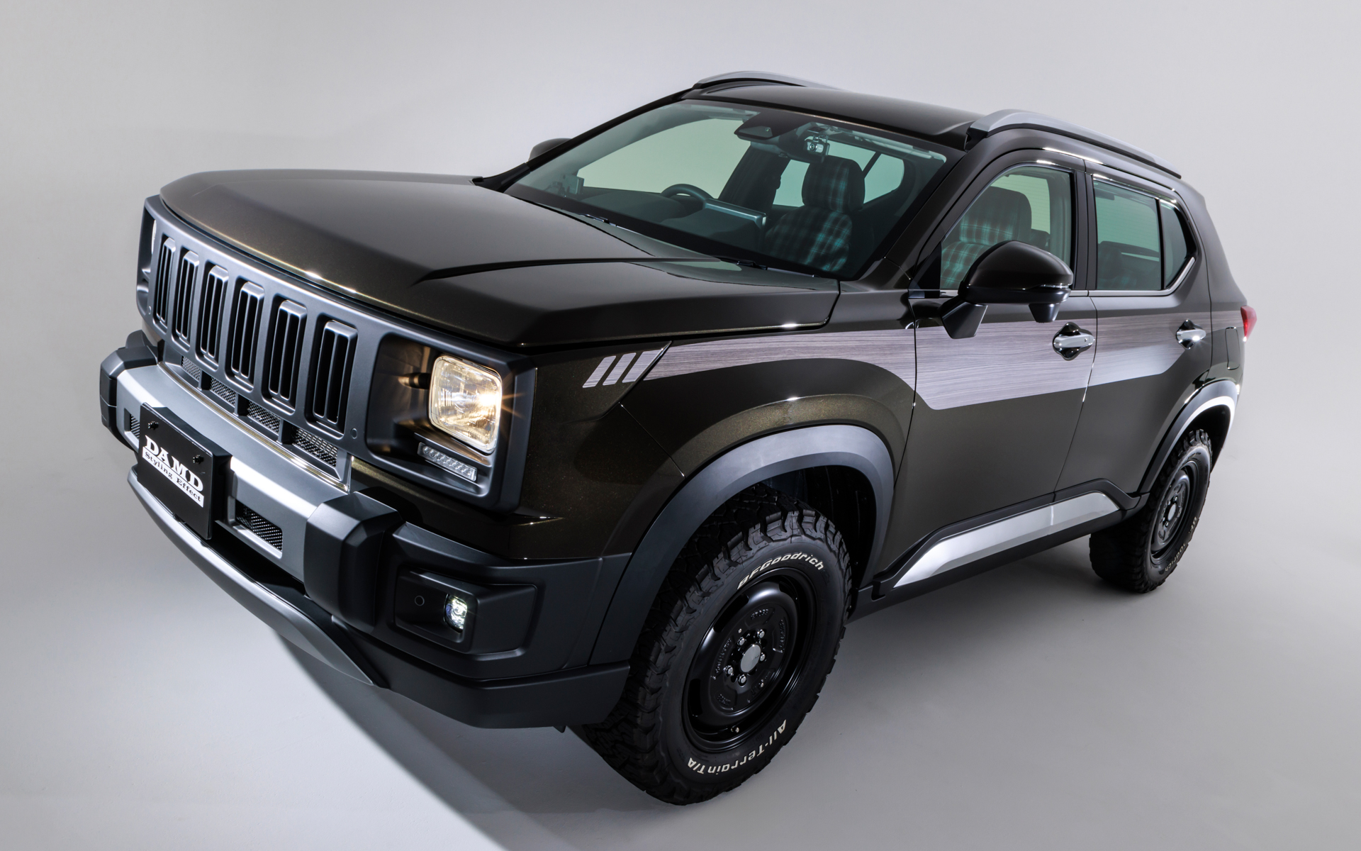 ダムド「WR-V」用ボディキット「REVERB（リヴァーブ）」装着イメージ