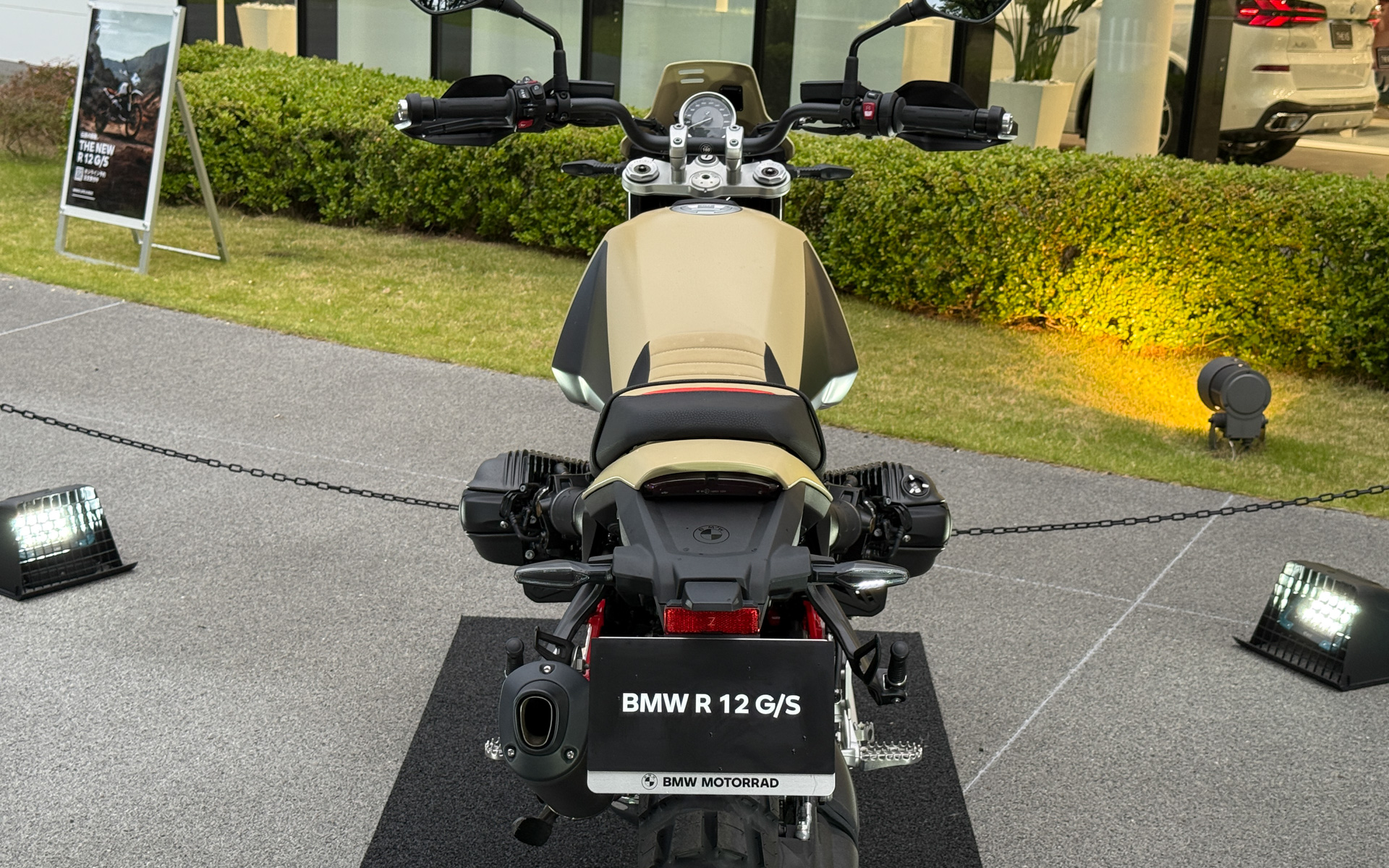 新型「R 12 G/S」