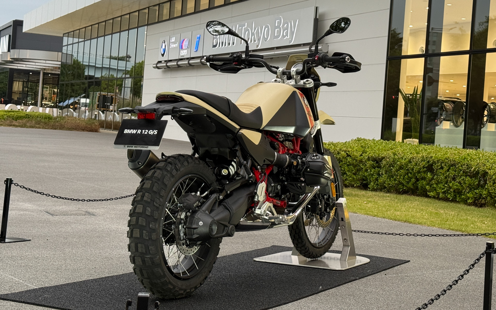 新型「R 12 G/S」