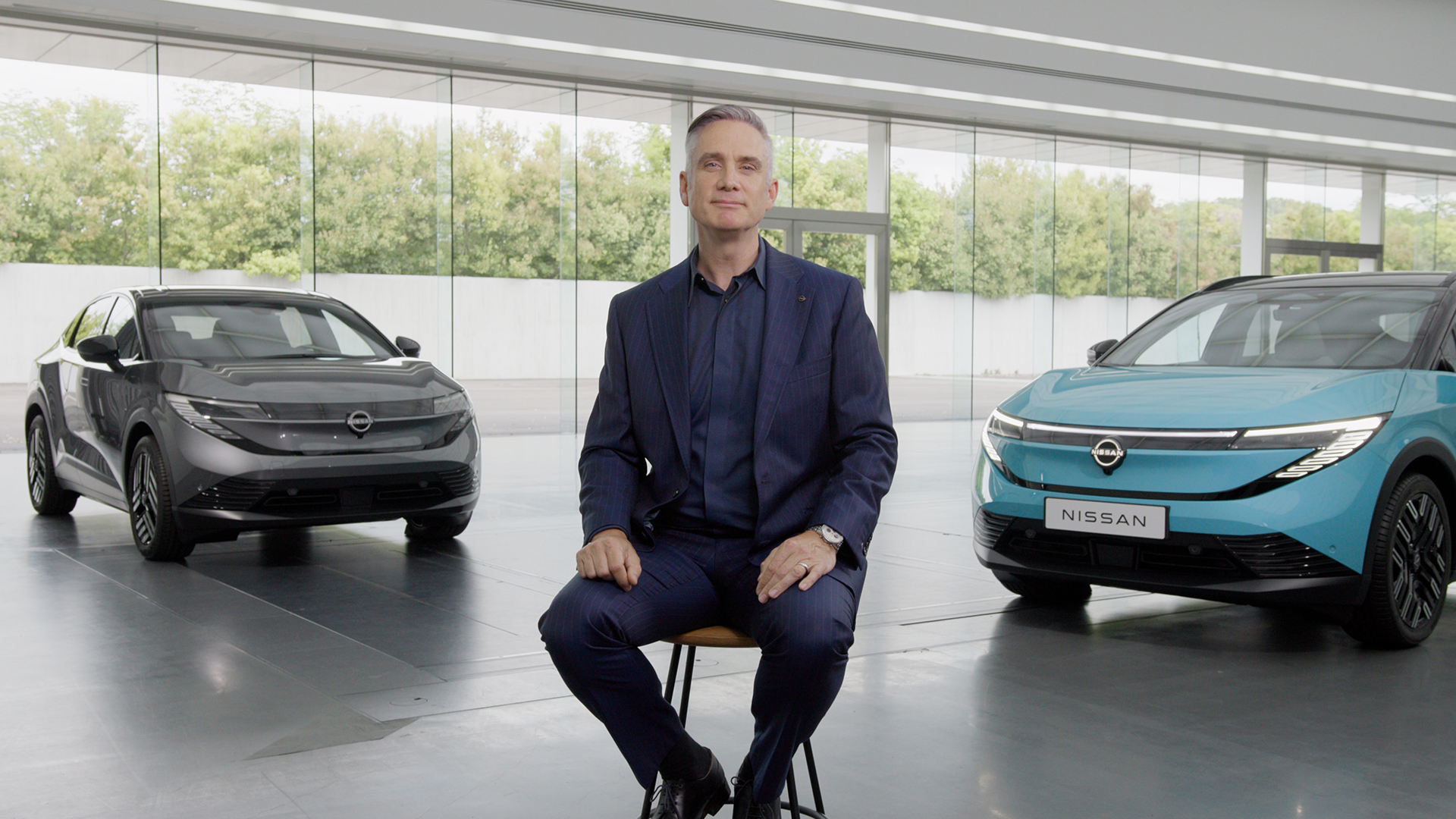 日産自動車株式会社 グローバル商品企画部門の責任者であるリチャード・カンドラー氏は「新型『リーフ』は、優れた応答性と、スムーズさを洗練させ、より自信に満ちた走りを提供します。同車は、こうした性能を最大限に引き出せるように開発されました」とコメント