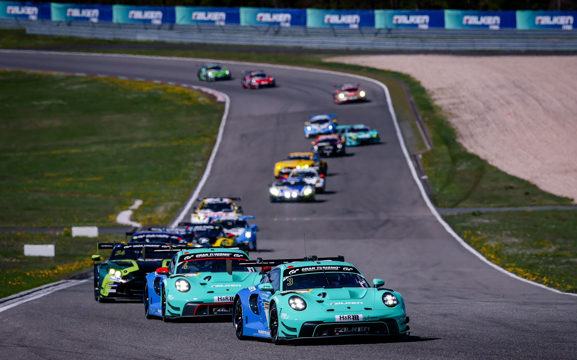 ニュルブルクリンク24時間レースに参戦するファルケンモータースポーツの「ポルシェ 911 GT3R」