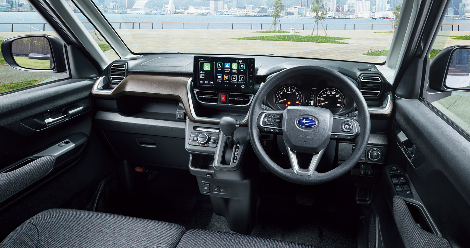 新型ステラの車室内