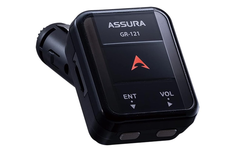 一体型GPSレシーバー（GR-121）はシガーソケットに挿すだけで使えるので便利だ