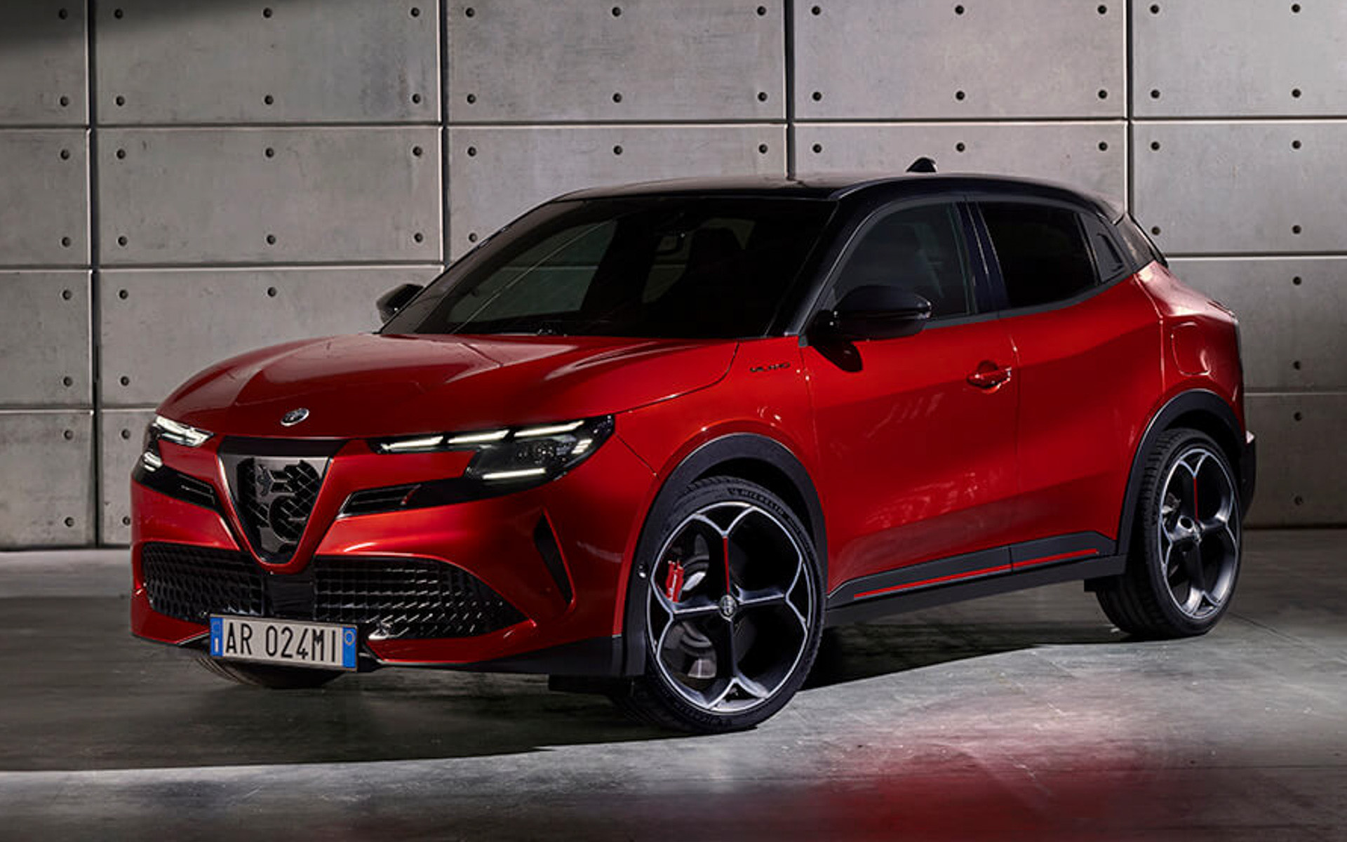 新型コンパクトSUV「ジュニア」。日本では6月24日に発表することが予告されている