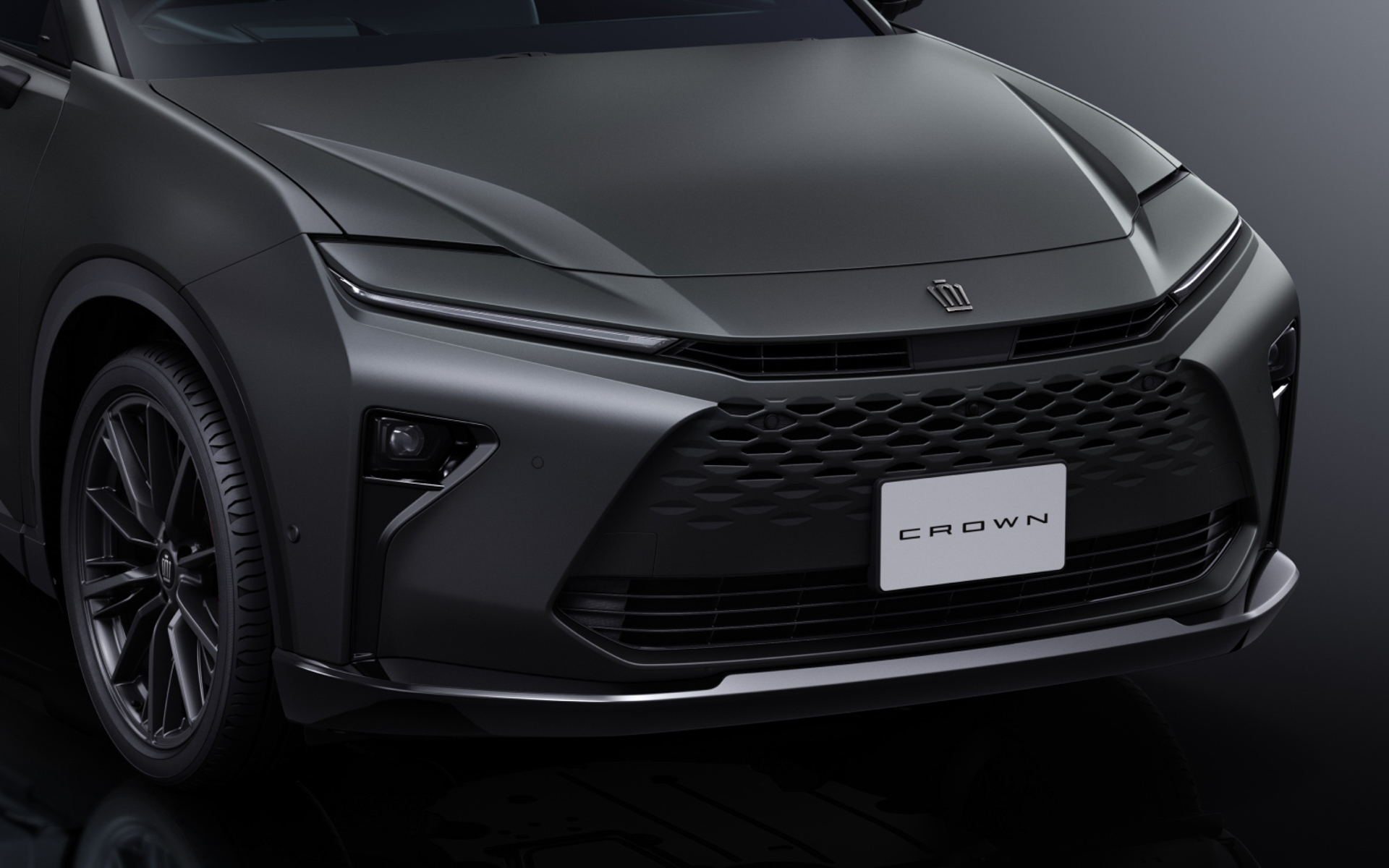 特別設定色マットメタルに合わせてホイールもマットブラック塗装としている