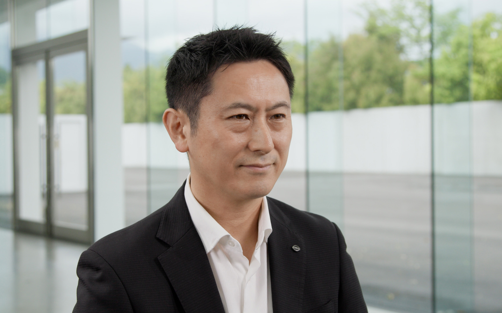 日産自動車株式会社 チーフプロダクトスペシャリストの遠藤慶至氏は次のように「V2Xの機能は、エネルギーの需給のバランスを取るだけでなく、再生可能エネルギーの有効活用という点で、社会的にも重要です。新型『リーフ』は単なる移動手段ではなく、エネルギーを通じて暮らしと地域に貢献する存在にもなりえます」と述べた