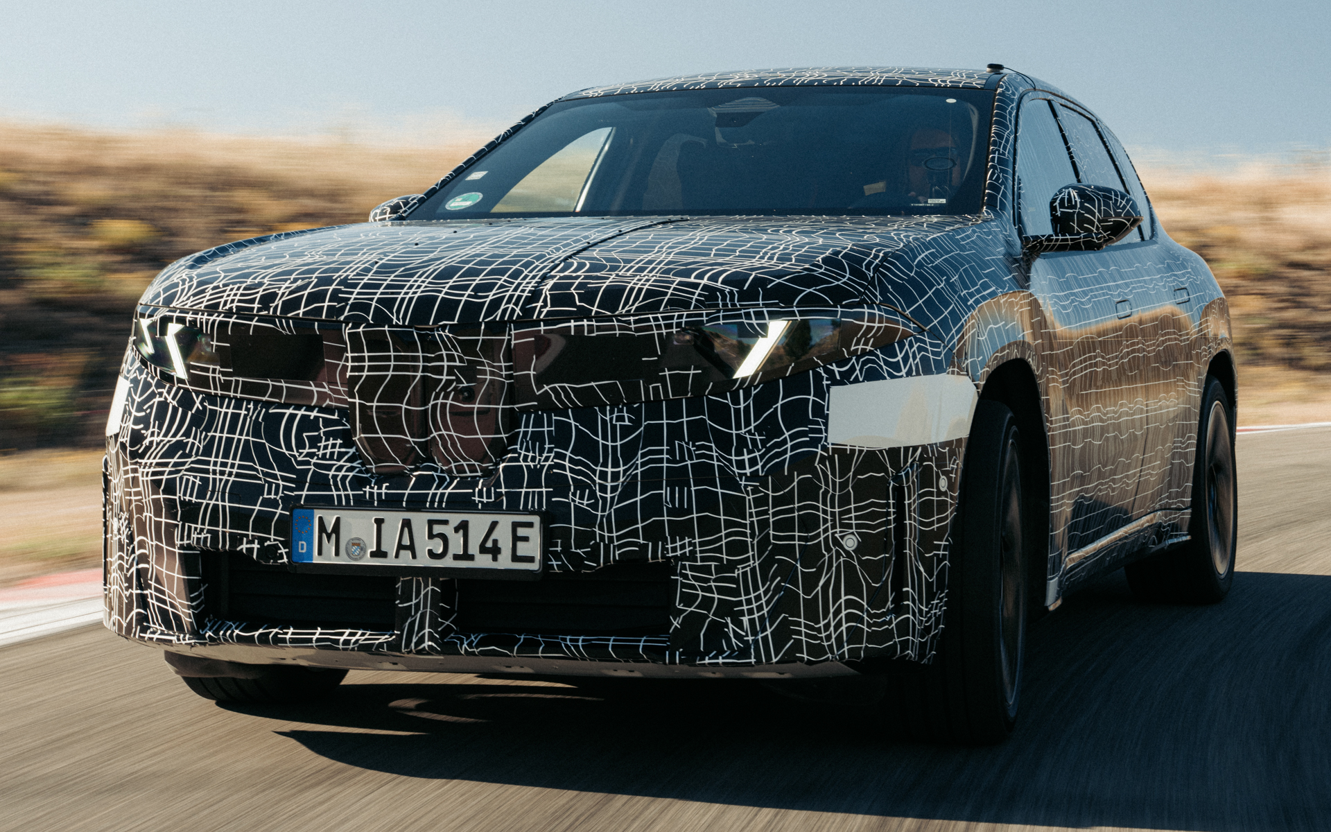 テスト中の新型iX3（プロトタイプ）