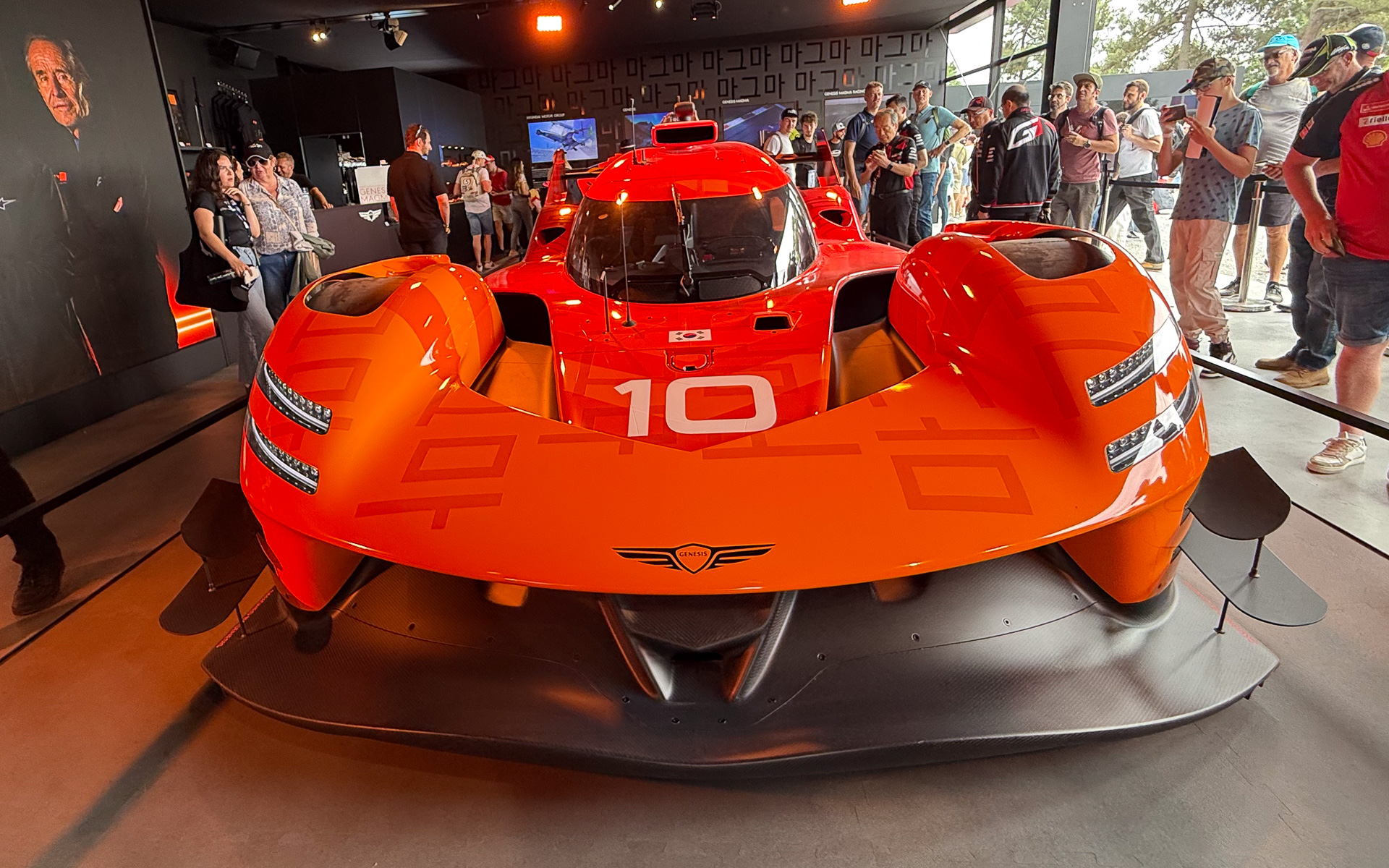 ヒョンデのプレミアムブランドであるジェネシスも、ル・マン24時間レースのハイパーカークラスに参戦。フェラーリ、ポルシェ、トヨタと戦っていくことになる