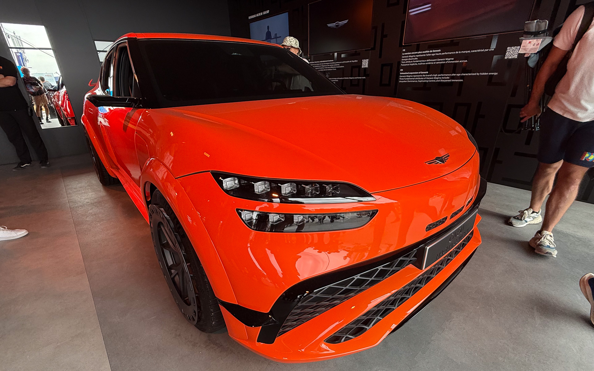 同時に展示されていたジェネシスの市販モデル