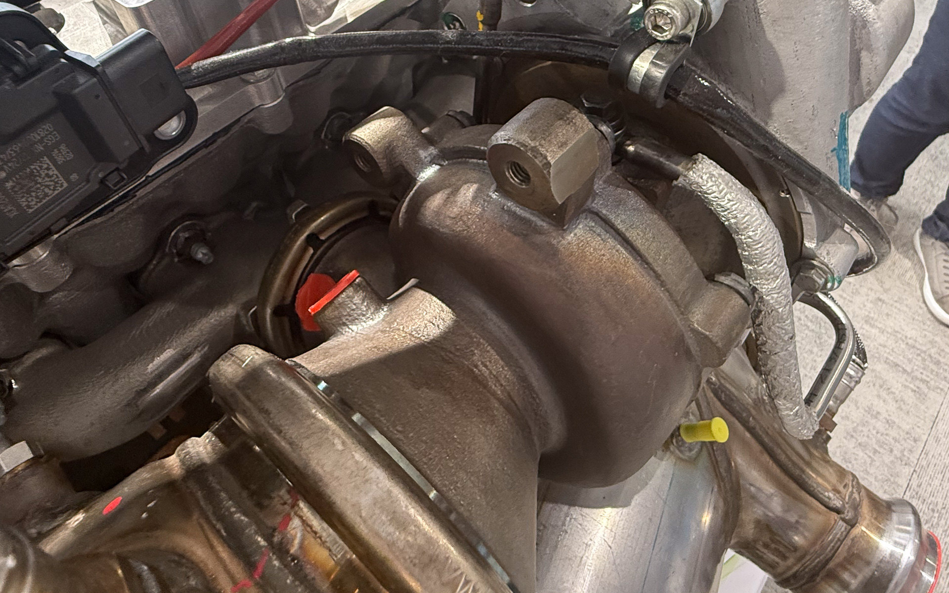 水素燃焼エンジンに搭載されているターボチャージャー