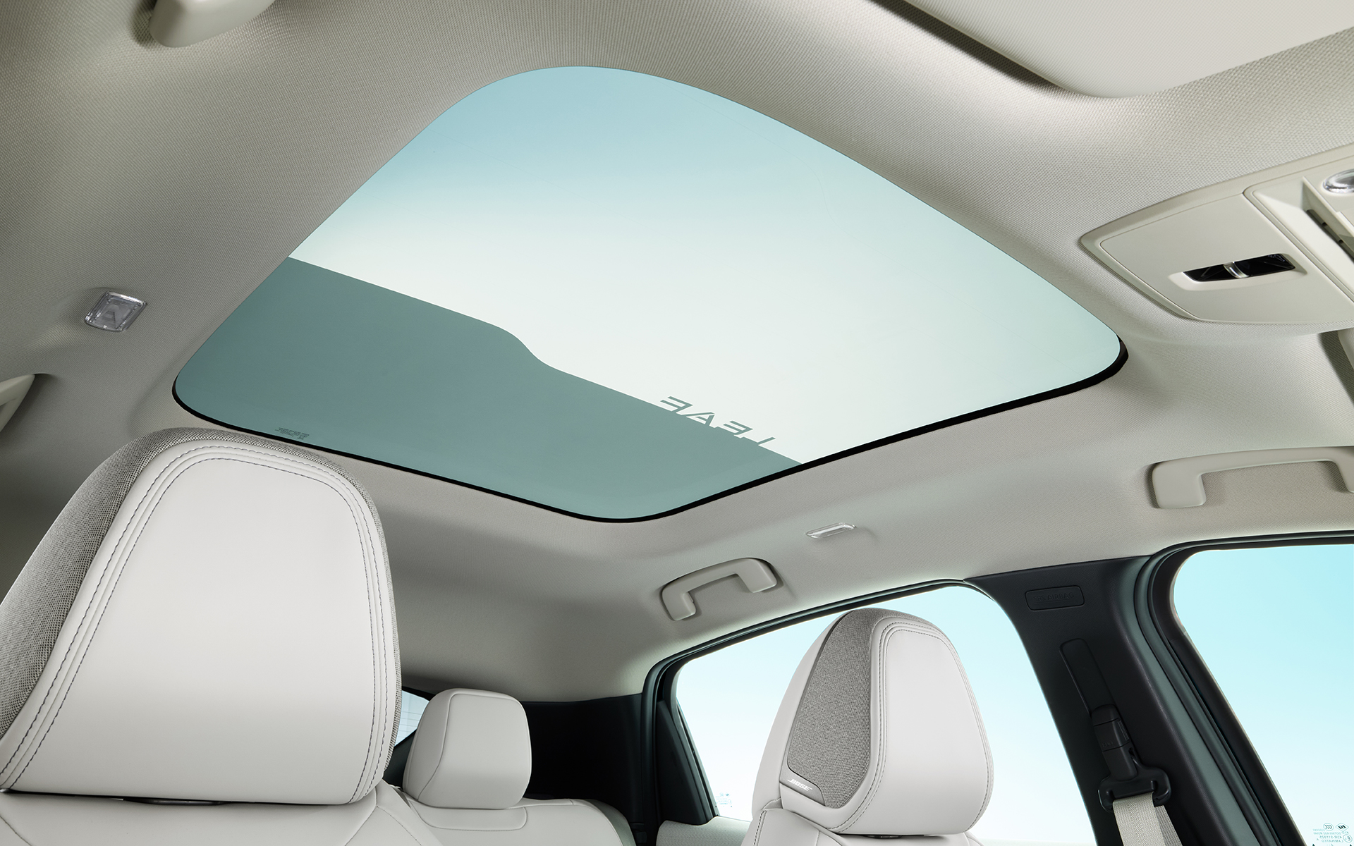 ガラスの透明度を変えられる調光パノラミックガラスルーフ