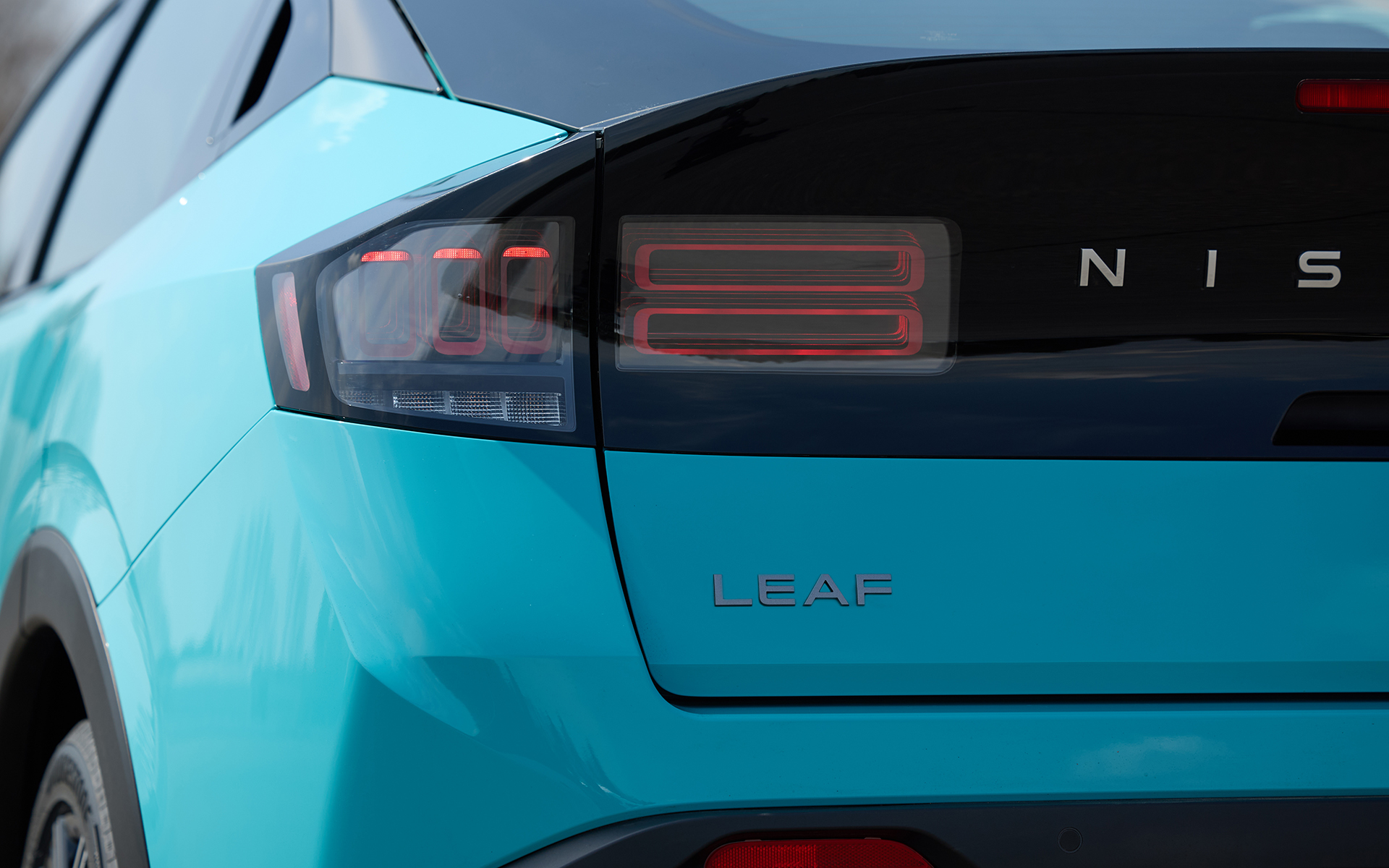 新型リーフでは空力を考慮してデザインされ、米国および日本仕様での空気抵抗係数（Cd値）は0.26を実現