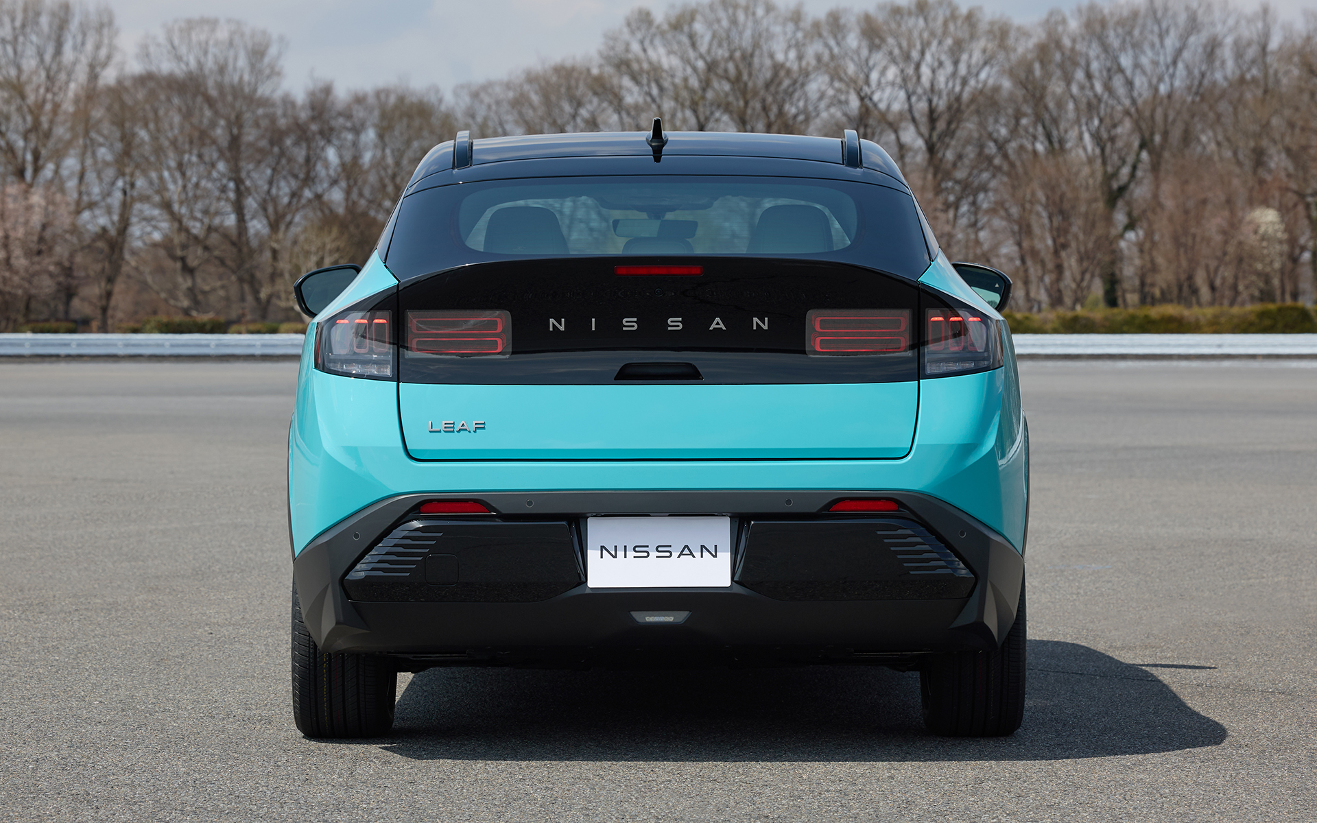 新型リーフのボディサイズは4360×1810×1550mm（全長×全幅×全高、日本仕様）、ホイールベースは2690mm