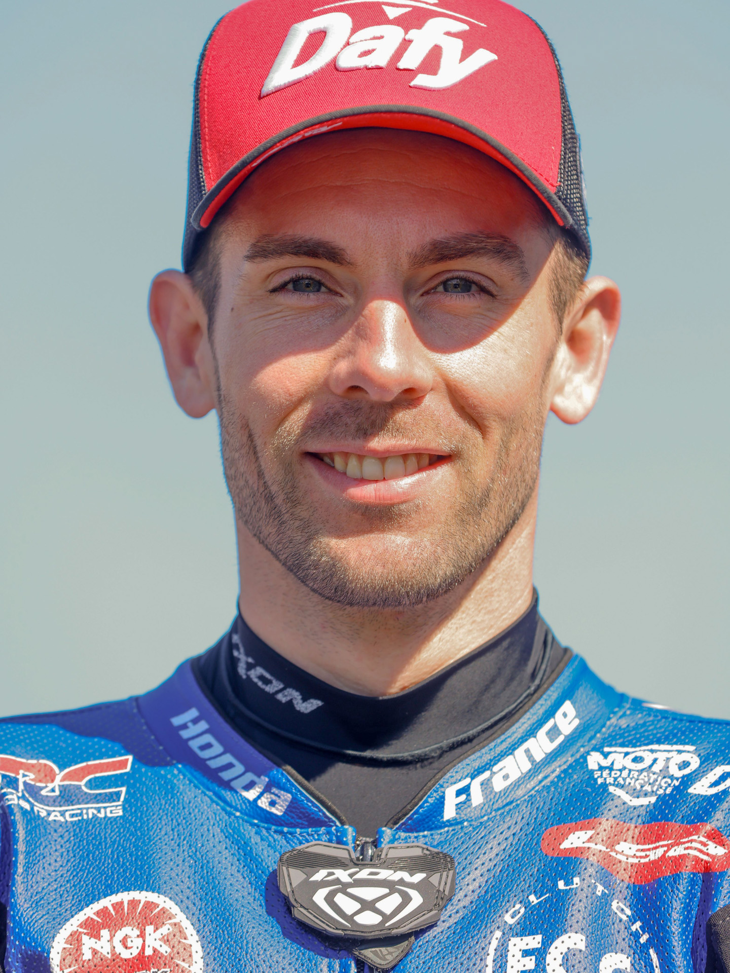 コロンタン・ペロラーリ選手（フランス、27歳）「再び鈴鹿8耐に参加できることを楽しみにしています。鈴鹿はとてもチャレンジングなコースで、速く走るには勇敢さと正確さが求められます。スパ8時間耐久レースで勝つことで、ライダー、チームともにやる気に満ちていて、いいレースをお見せできると思います。われわれの目標はEWCチャンピオン獲得に向け最大限のポイントを得ることです。バイクはとても速く、乗りやすく、楽しいです。鈴鹿でのレースが待ちきれません」