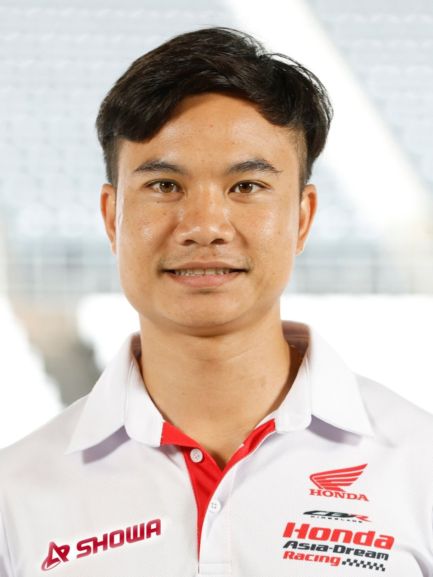 ナカリン・アティラットプワパット選手（タイ、29歳）「今年も鈴鹿8耐に参加できることをとてもうれしく思います。このレースは自分にとって好きなレースのひとつです。今年の目標はチームをリードし、表彰台を獲得することです。レースを楽しみながらベストを尽くします」