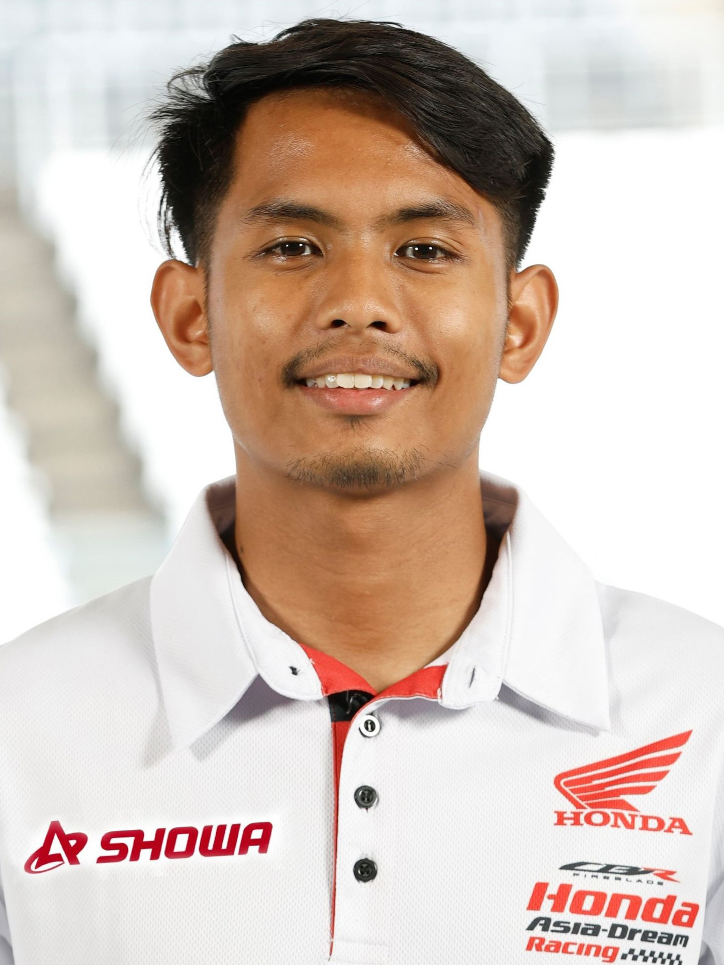 アズロイ・ハキーム・アヌア選手（マレーシア、25歳）「Honda Asia-Dream Racing with Astemoで耐久レースを走るのは初めてになります。チームメートから多くを学び、早く適応していきたいと思います。チームに貢献できるようにベストを尽くします」