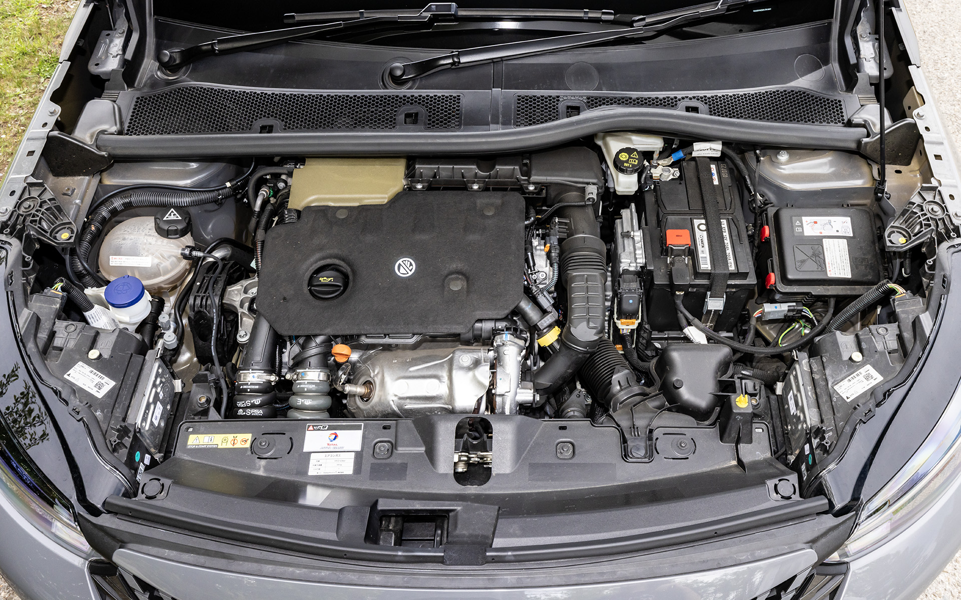 最高出力96kW（130PS）/3750rpm、最大トルク300Nm/1750rpmを発生する直列4気筒DOHC 1.5リッターディーゼルターボエンジンを搭載。トランスミッションには8速ATを組み合わせる2WD（FF）モデル。WLTCモード燃費は20.8km/L。燃料タンク容量は41L