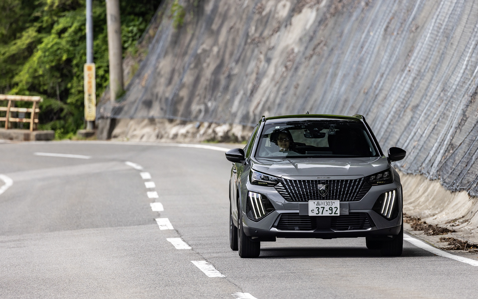 今回の旅の目的地へ走る