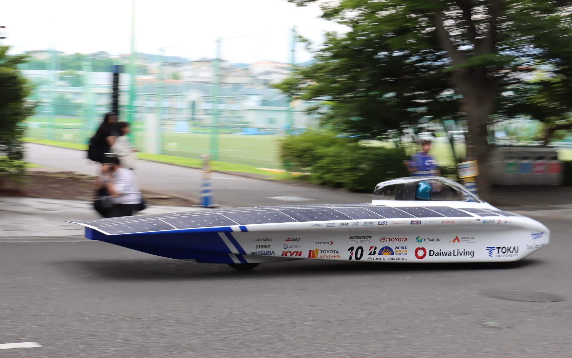 まだようやく走行できる状態になったばかりという新型Tokai Challenger。足まわりなどのセッティングもこれから煮詰めていく状況だけに、万が一のトラブルを避けるため比較的ゆっくりとしたペースで走行していた