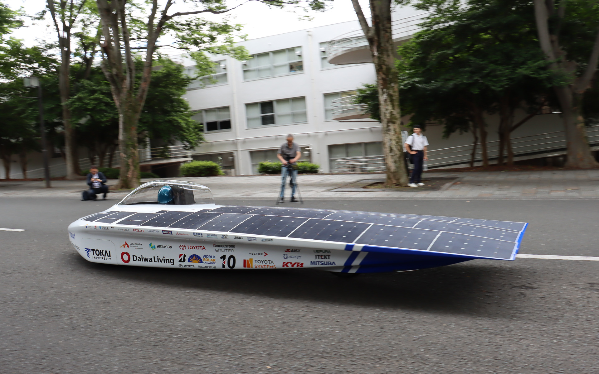 まだようやく走行できる状態になったばかりという新型Tokai Challenger。足まわりなどのセッティングもこれから煮詰めていく状況だけに、万が一のトラブルを避けるため比較的ゆっくりとしたペースで走行していた