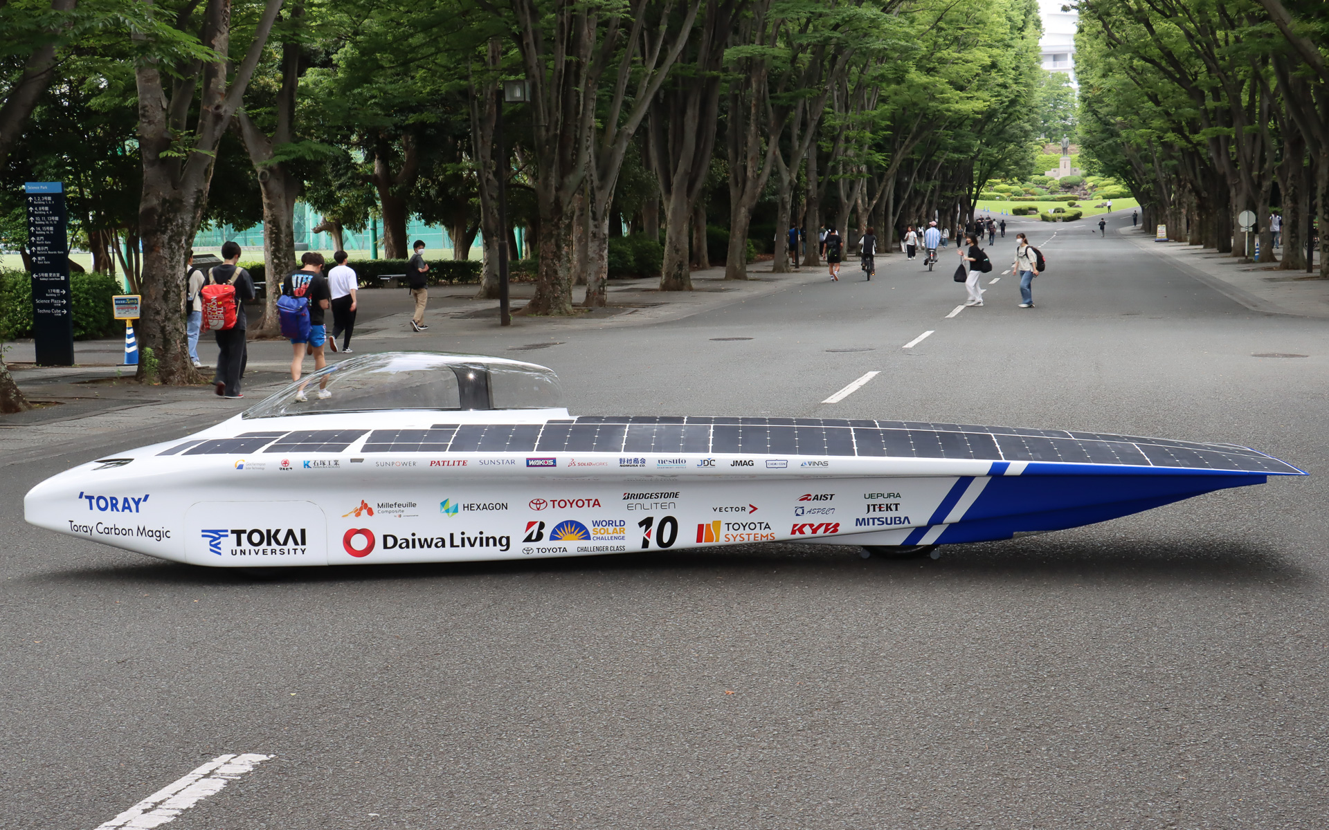 新型Tokai Challengerのボディサイズは5780×1540×1010mm（全長×全幅×全高）。ホイールベースは2900mm。車両重量は150kg（推定値）