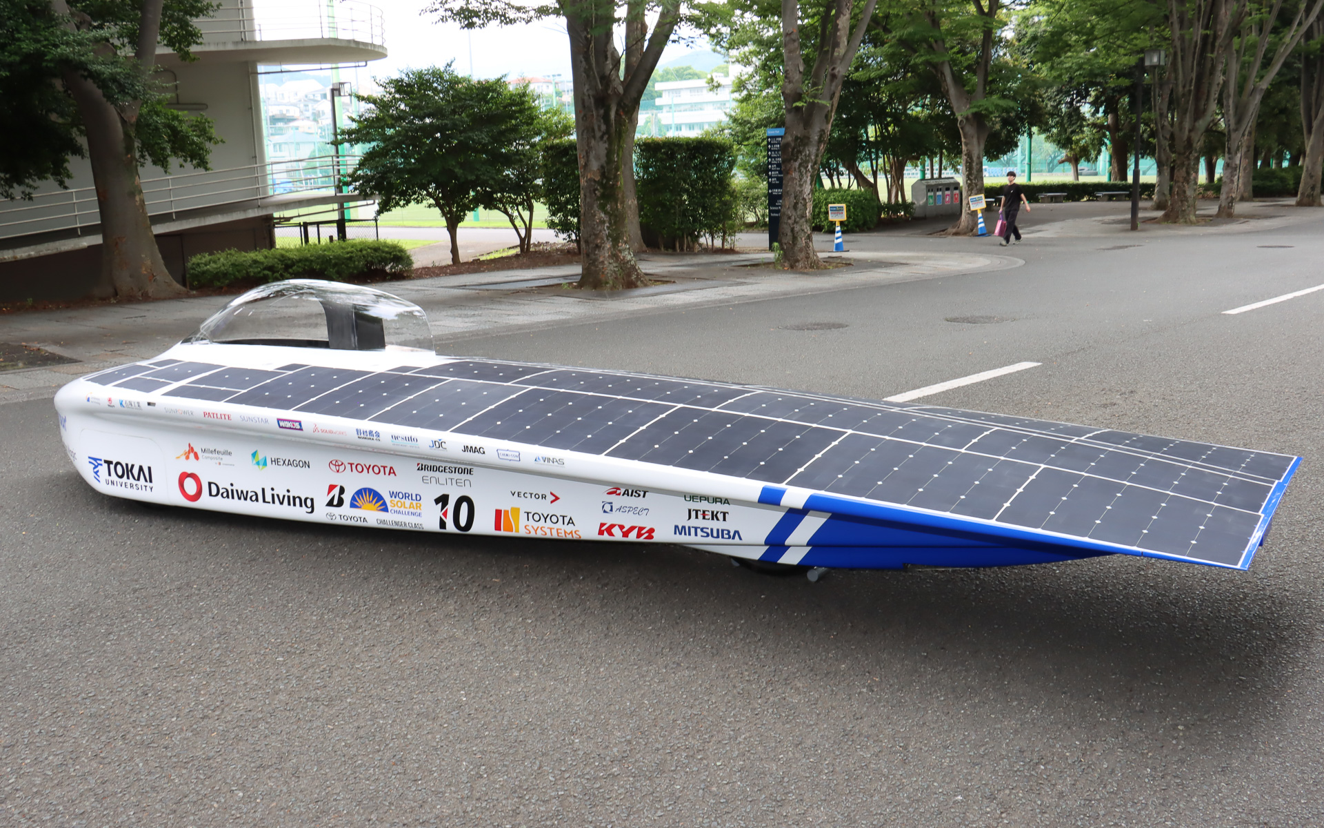 新型Tokai Challengerのボディサイズは5780×1540×1010mm（全長×全幅×全高）。ホイールベースは2900mm。車両重量は150kg（推定値）