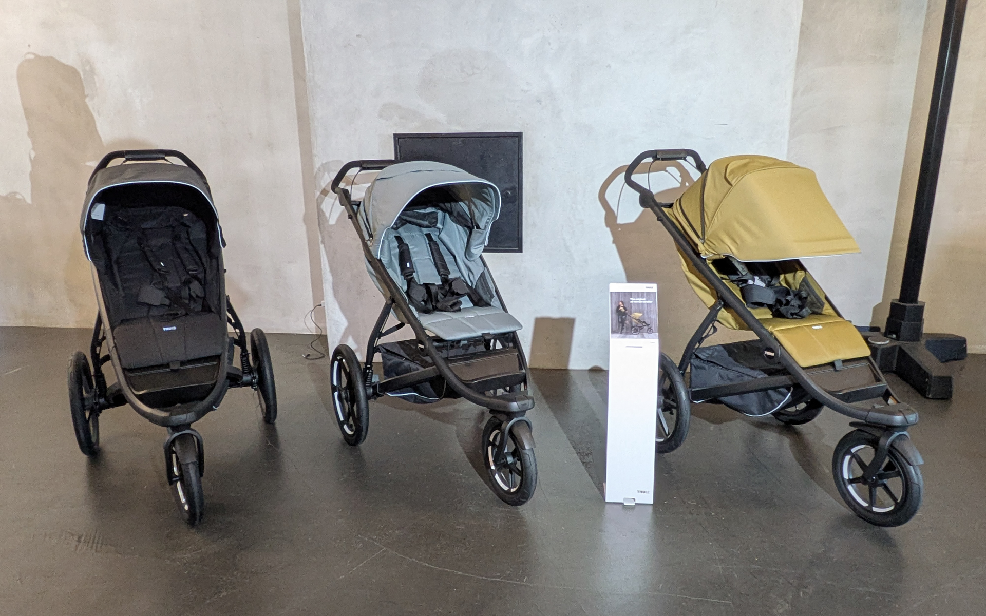 バギーラン用ベビーカー「THULE Urban Glide3」。16インチタイヤとサスペンションを内蔵していて、悪路でも振動をいなしてくれる