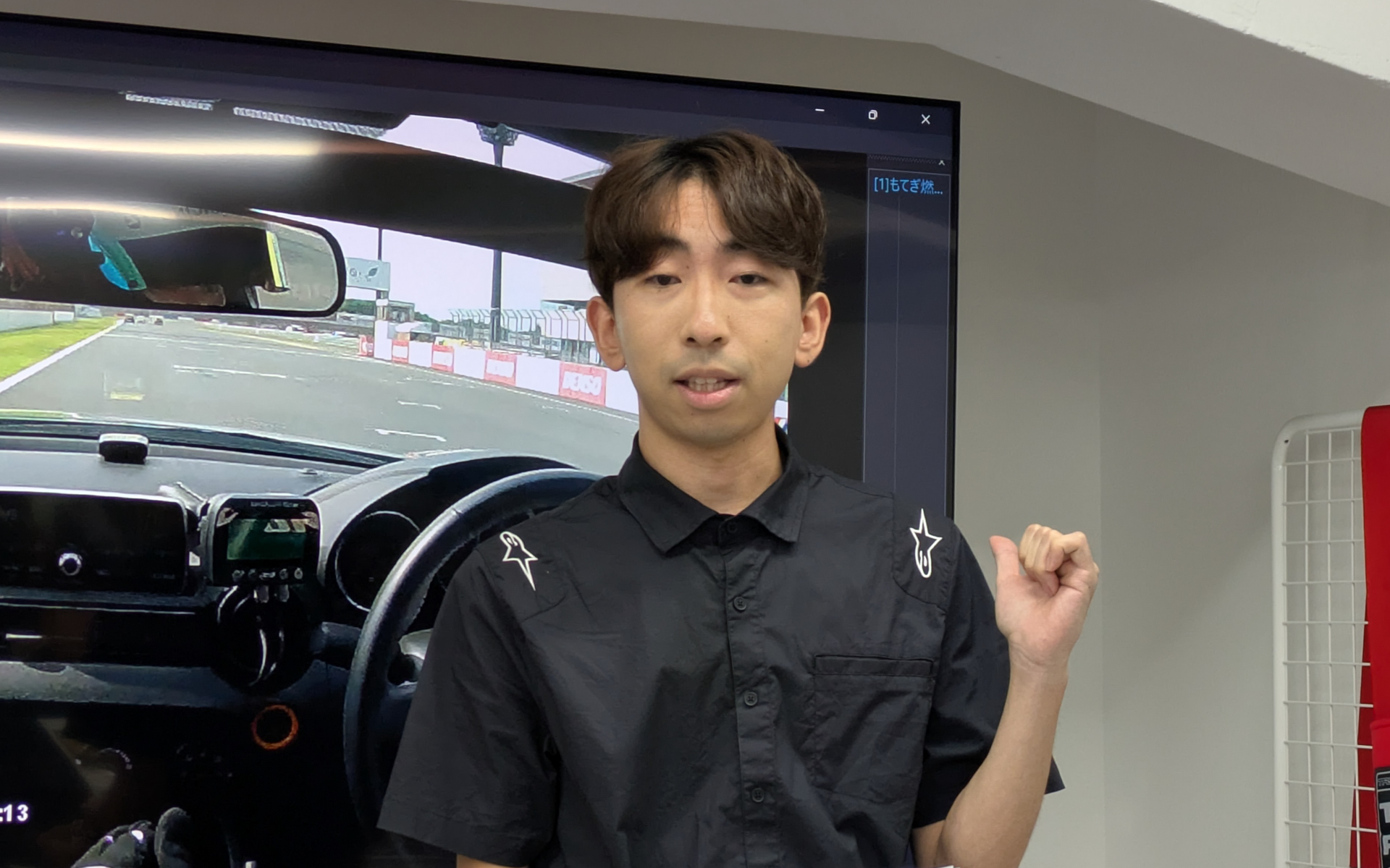 シミュレータに関する説明は、2019年にモナコ公国で開催された「FIA グランツーリスモチャンピオンシップ ワールドファイナル in モナコ」への参戦や、2023年のジャパンモビリティショーで開催された「e-Motorsports大会 真剣勝負 メーカー対抗戦」にてDAIHATSU D-SPORT Racing Teamの1人として参加して優勝するなど、eモータースポーツで数々の好成績を残し、現在はSPK CUSPA営業本部に努め、シミュレータラボを担当している菅原達也氏が説明してくれた