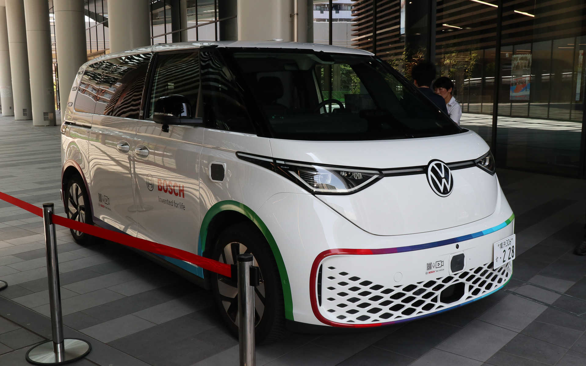 フォルクスワーゲン「ID.Buzz」をベースとしたSAEレベル2の運転支援＆自動運転の試験走行車両