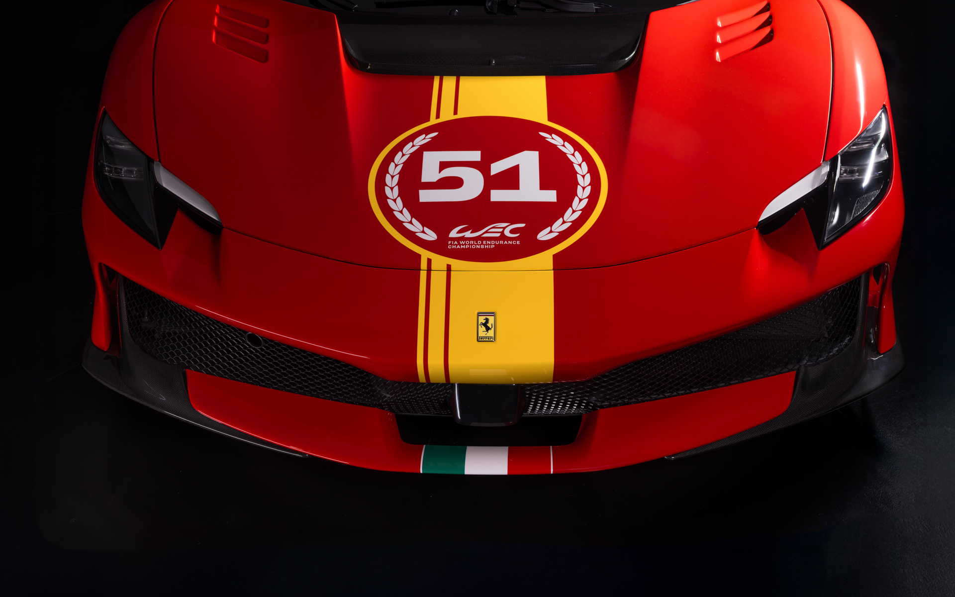 ル・マン24時間耐久レースで総合優勝した499Pからインスピレーションを受けたデザインを採用