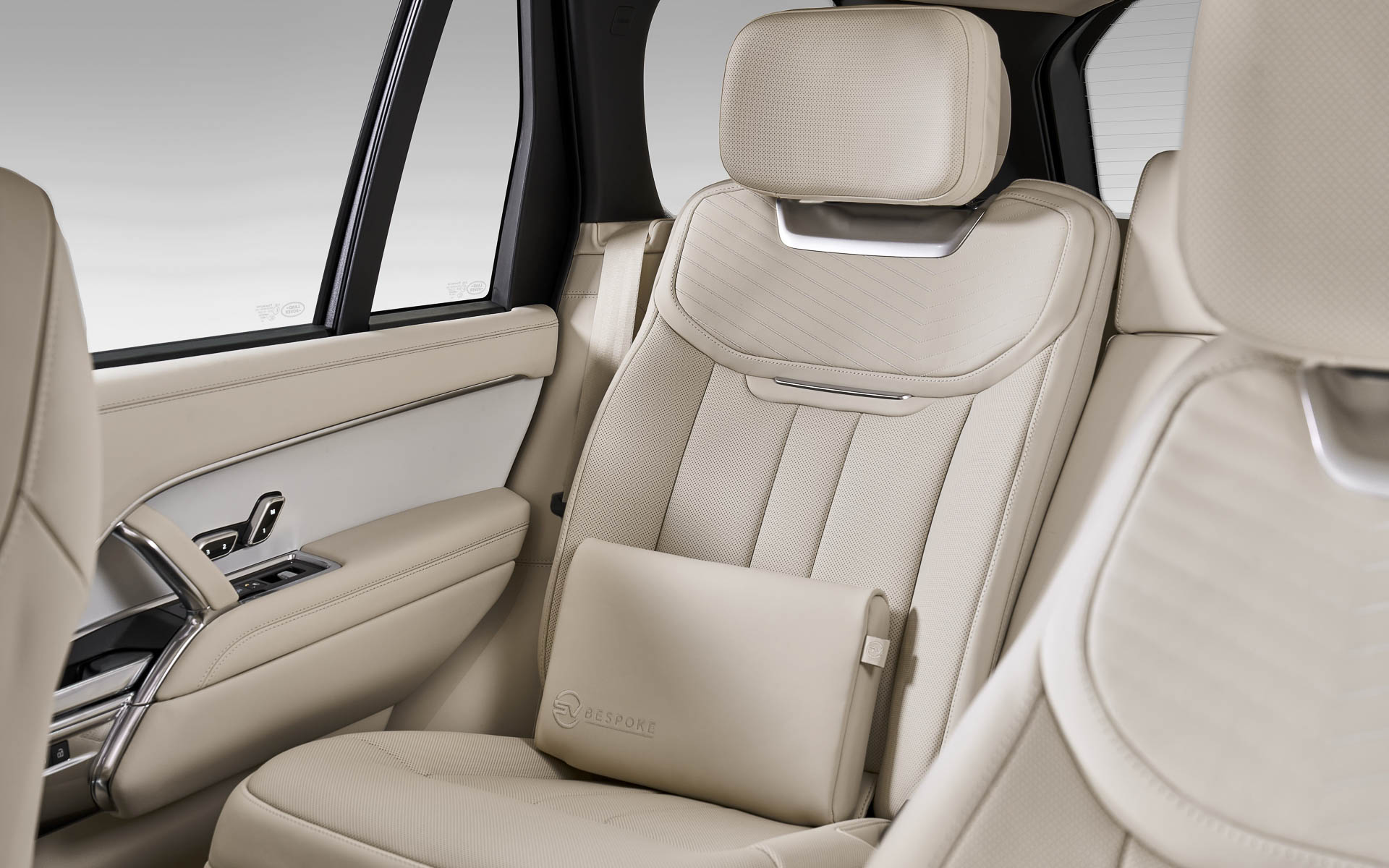 「URBAN LIGHT（都会の灯り）」