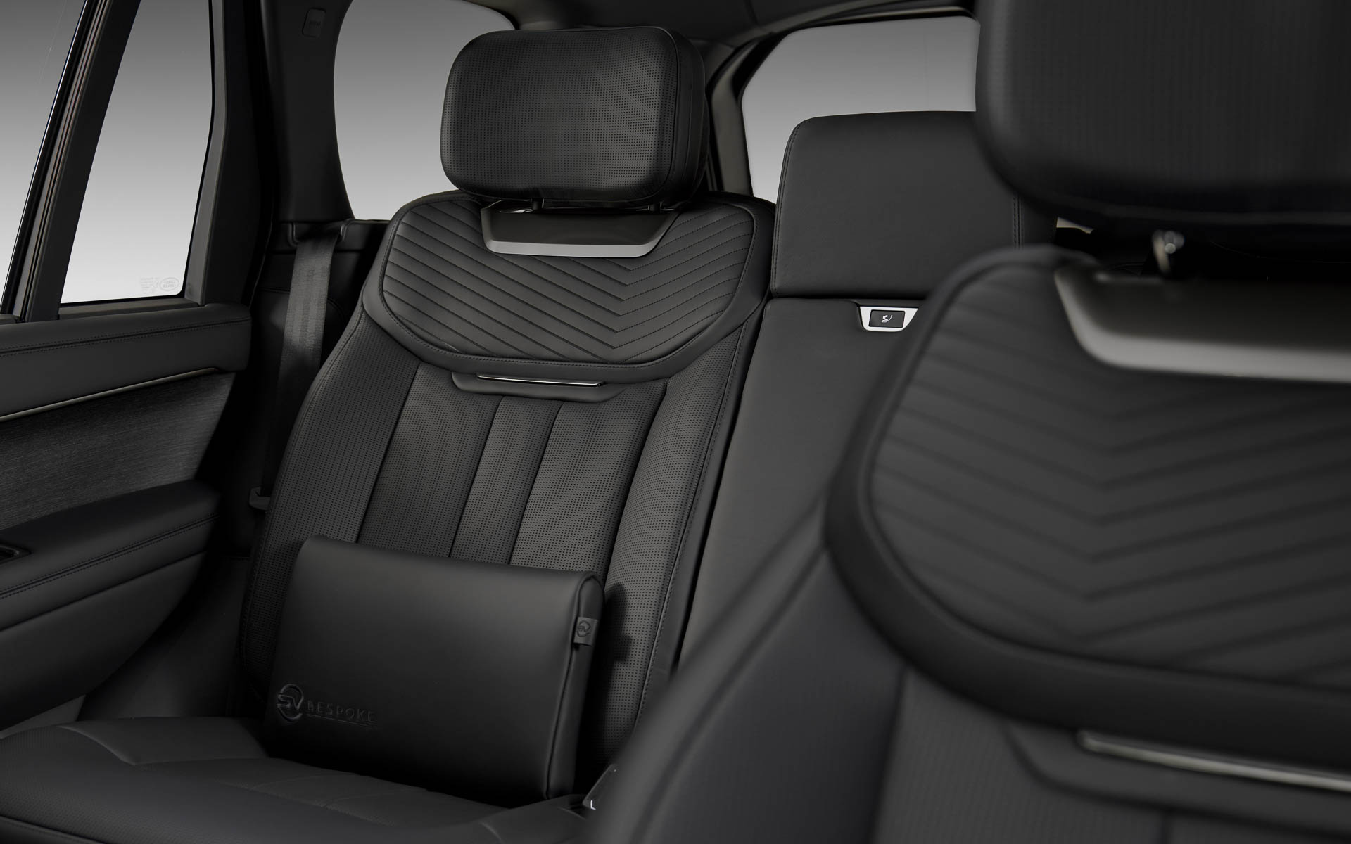 「URBAN DAWN（都会の夜明け）」