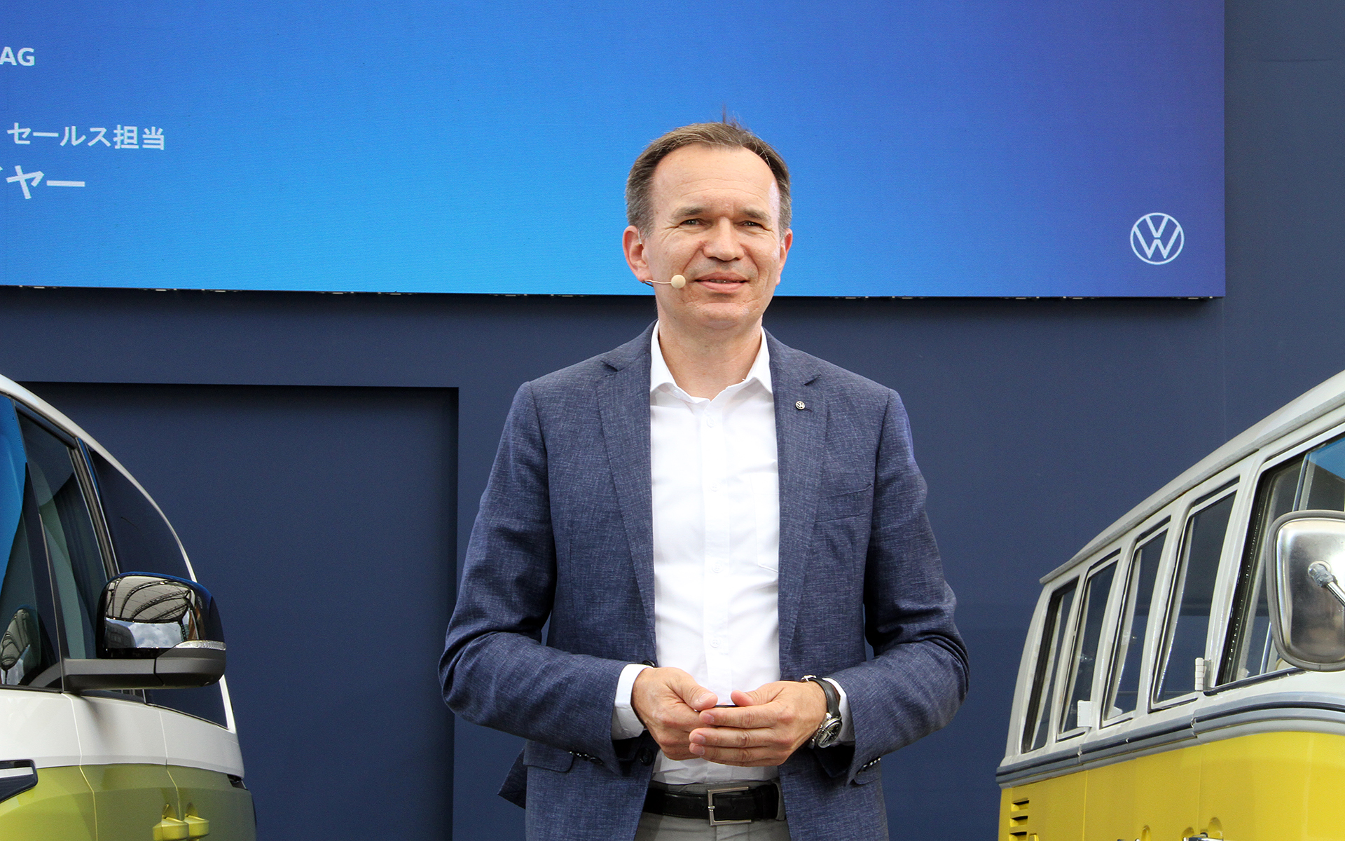 ブッシュマン氏に感謝の意を述べるマイヤー氏