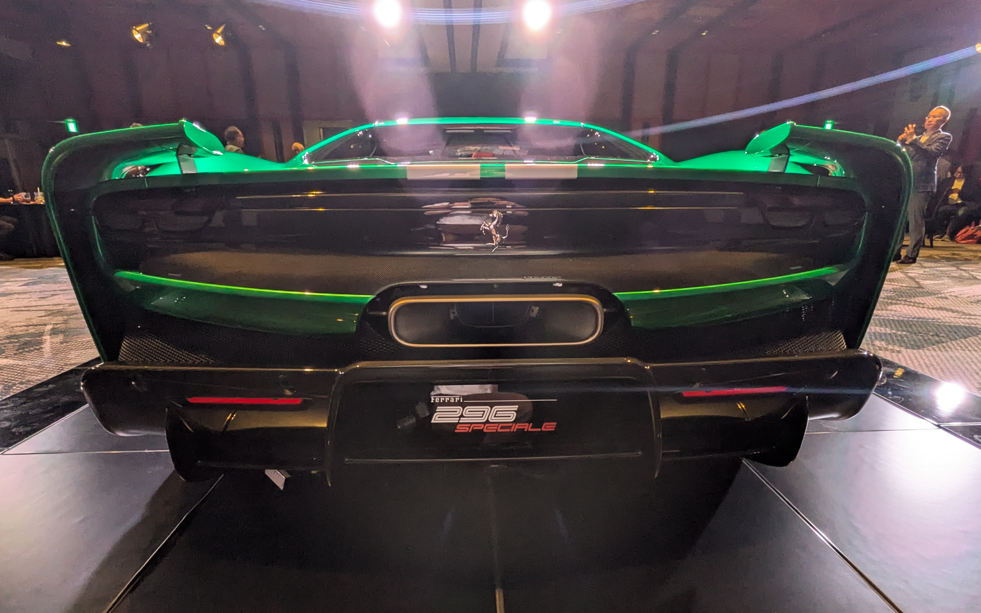 フロントトレッド幅は1665mm、リアトレッド幅は1632mm、車体に書かれたゼッケン「25」は、2025年の「25」、バッテリだけの航続距離25kmの「25」とかけているとのこと