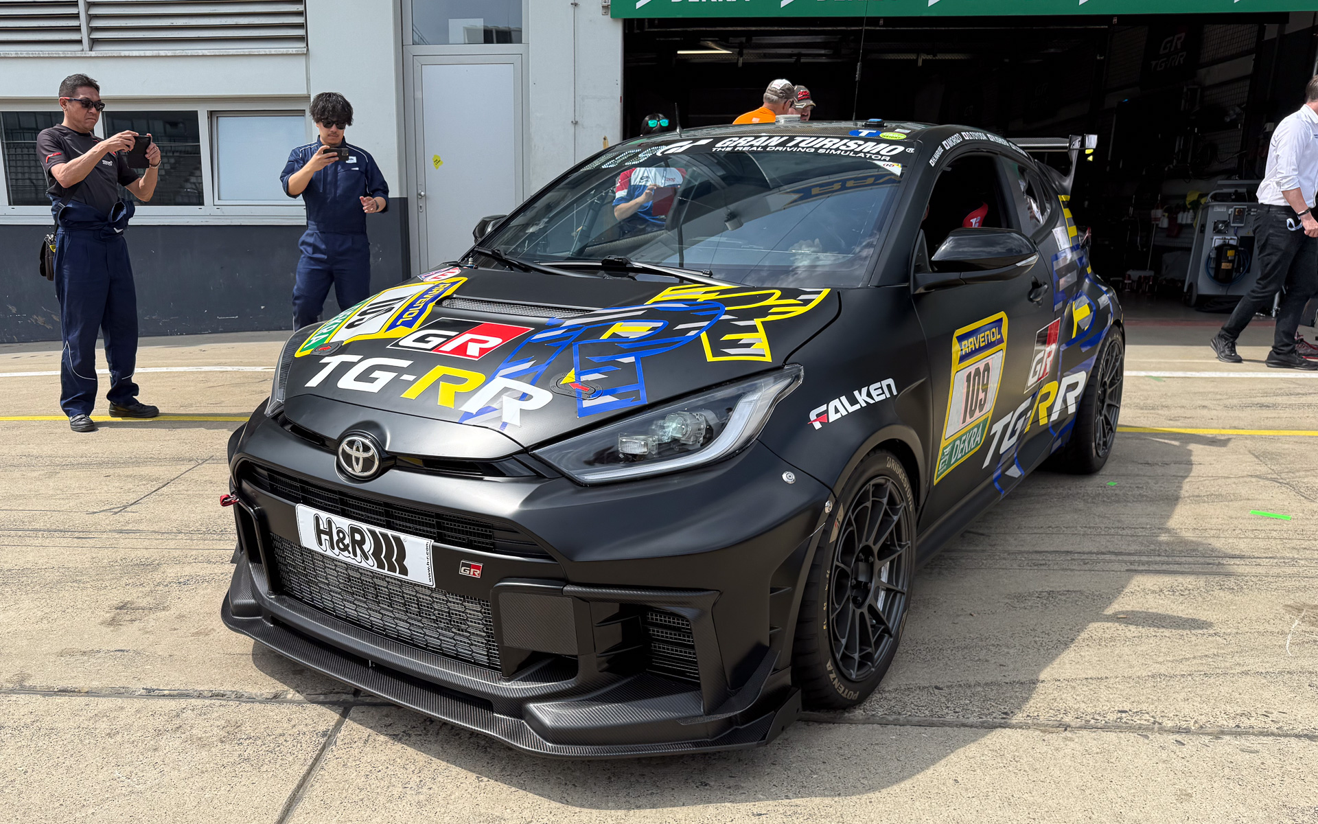 ニュルブルクリンク24時間レースに持ち込まれたGRヤリス DAT。市販車からの変更点は少なく、パワートレーンは市販車と同様