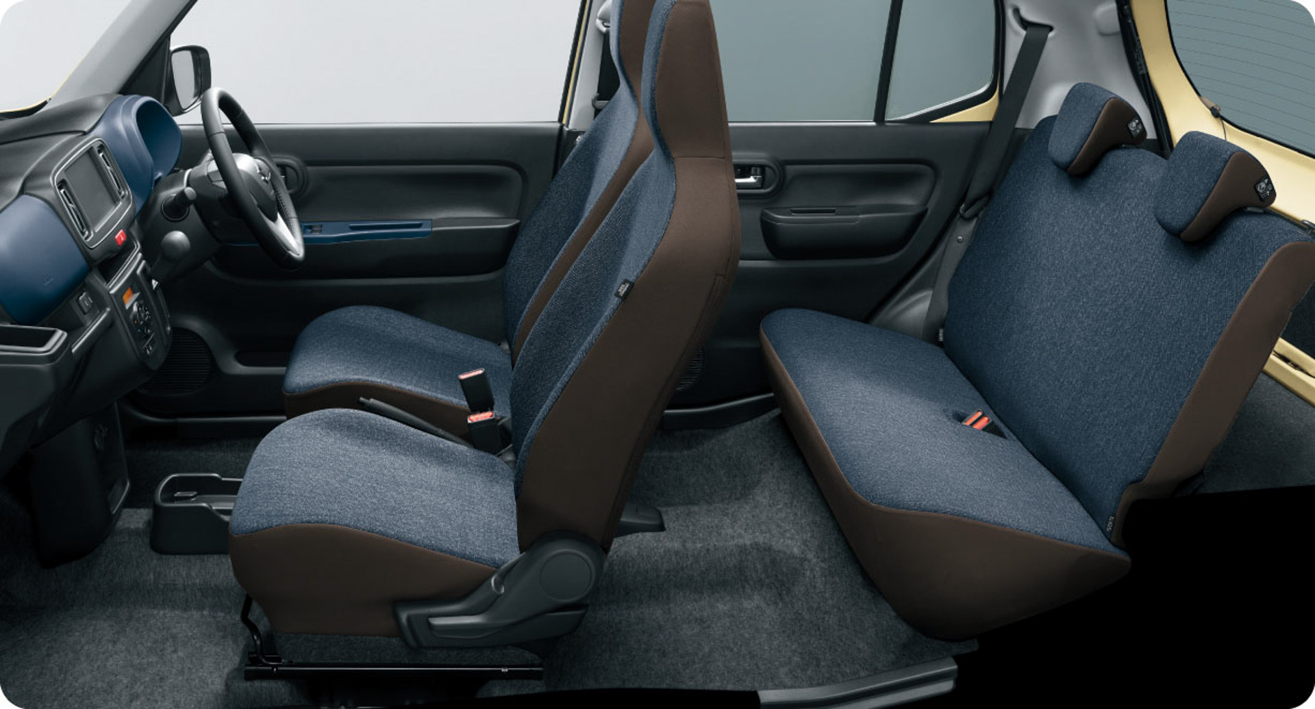 「HYBRID X」のシート