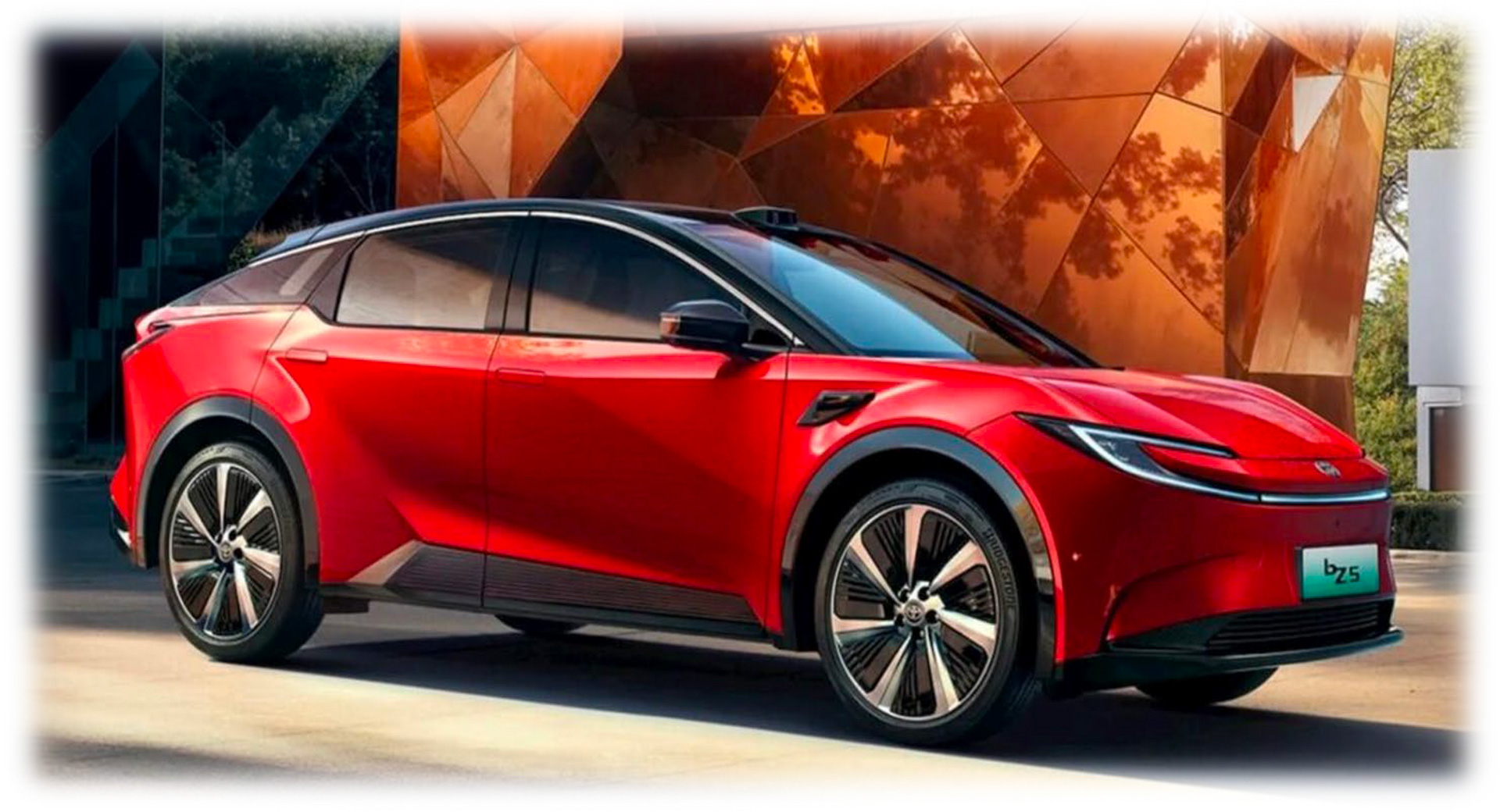 トヨタ自動車の中国市場向け新型クロスオーバーBEV「bZ5」