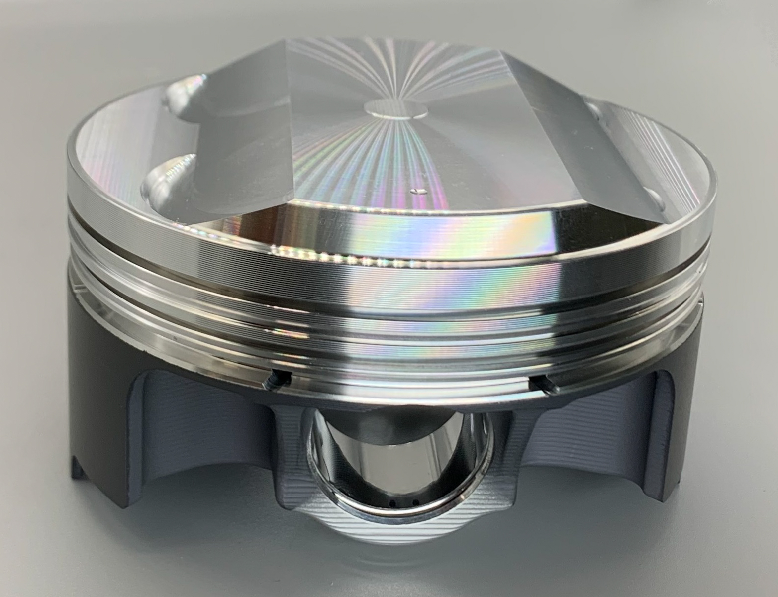 圧縮比9.0のボアサイズΦ86.5ピストン