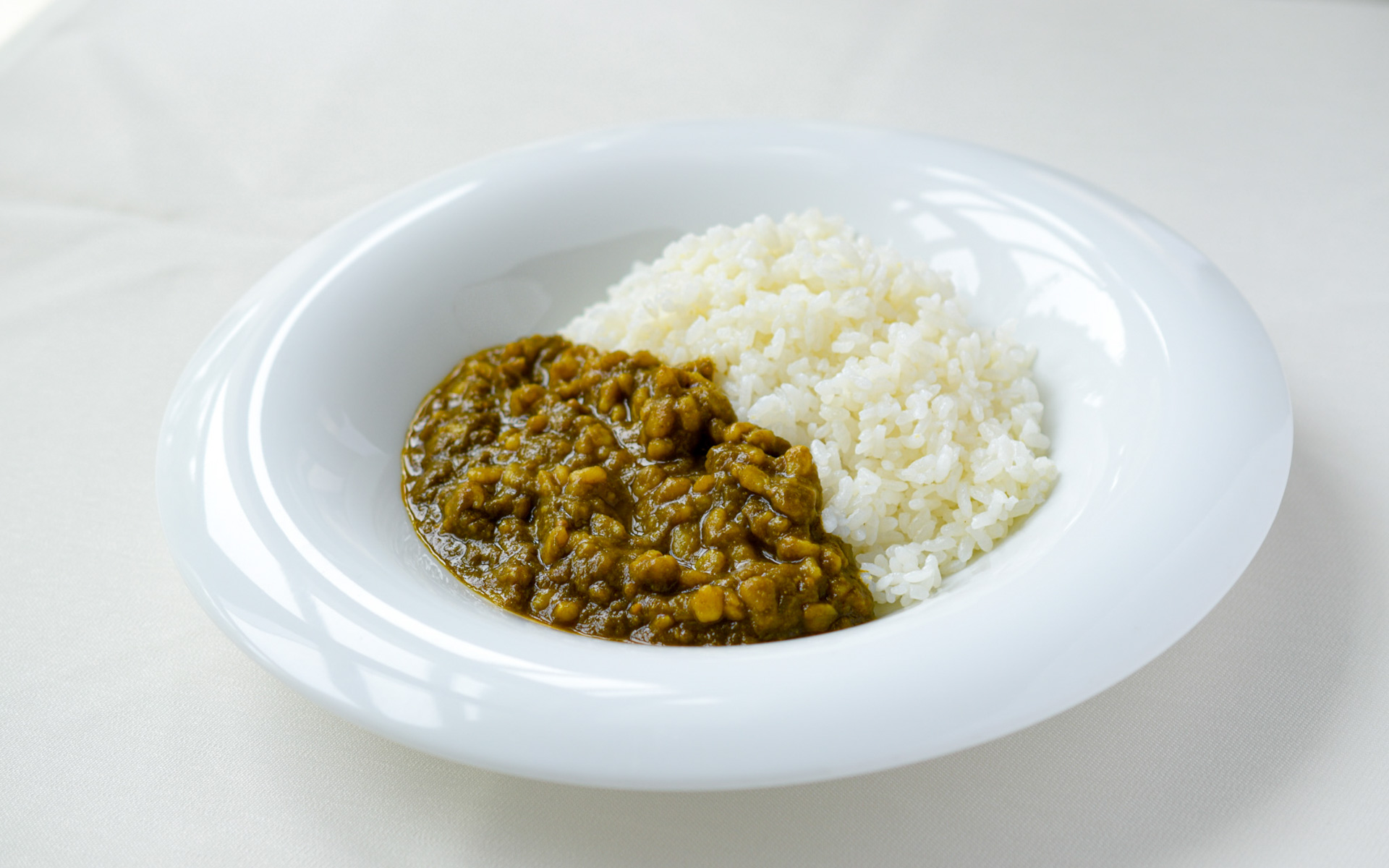 「青菜ムングダール」の盛り付けイメージ