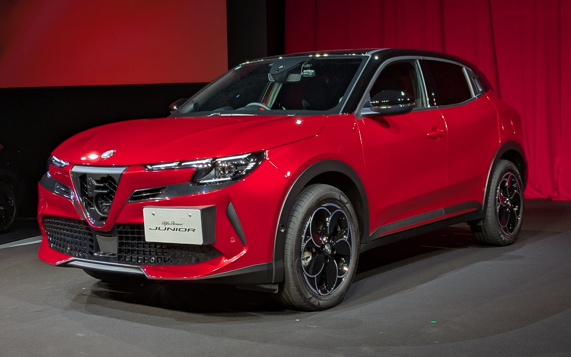 新型「ジュニア」撮影車両はBEVモデルの「エレットリカ」