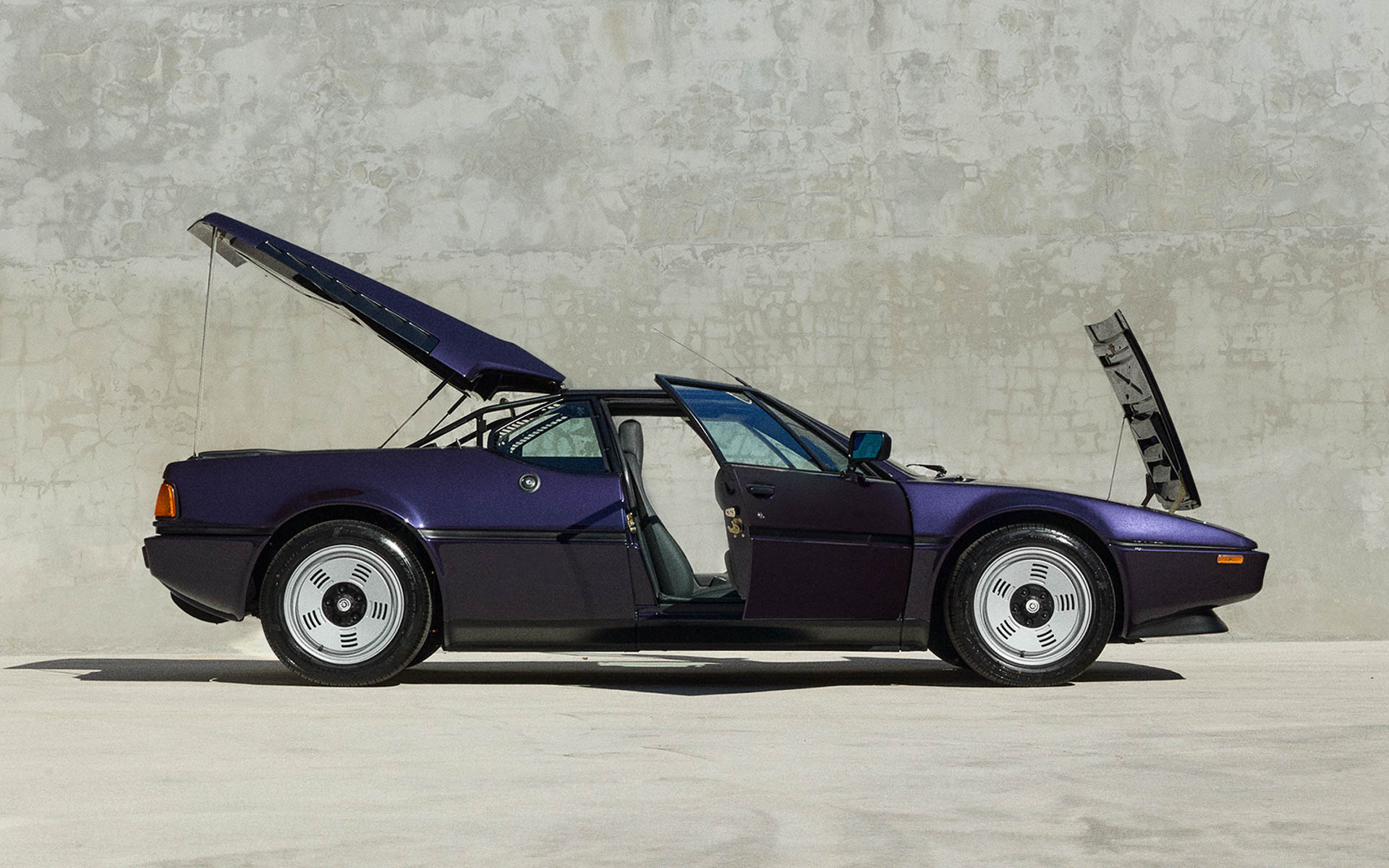 1981年 BMW M1 E26 by Ronnie Fieg.