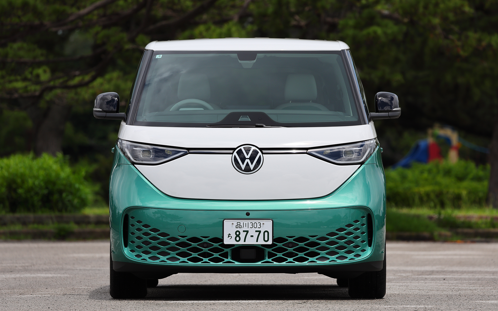 「Pro」のボディサイズは4715×1985×1925mm（全長×全幅×全高）、ホイールベースは2990mm。モーターの最高出力は210kW（286PS）/0-3581rpm、最大トルクは560Nm（57.1kgm）/2100-5500rpmを発生