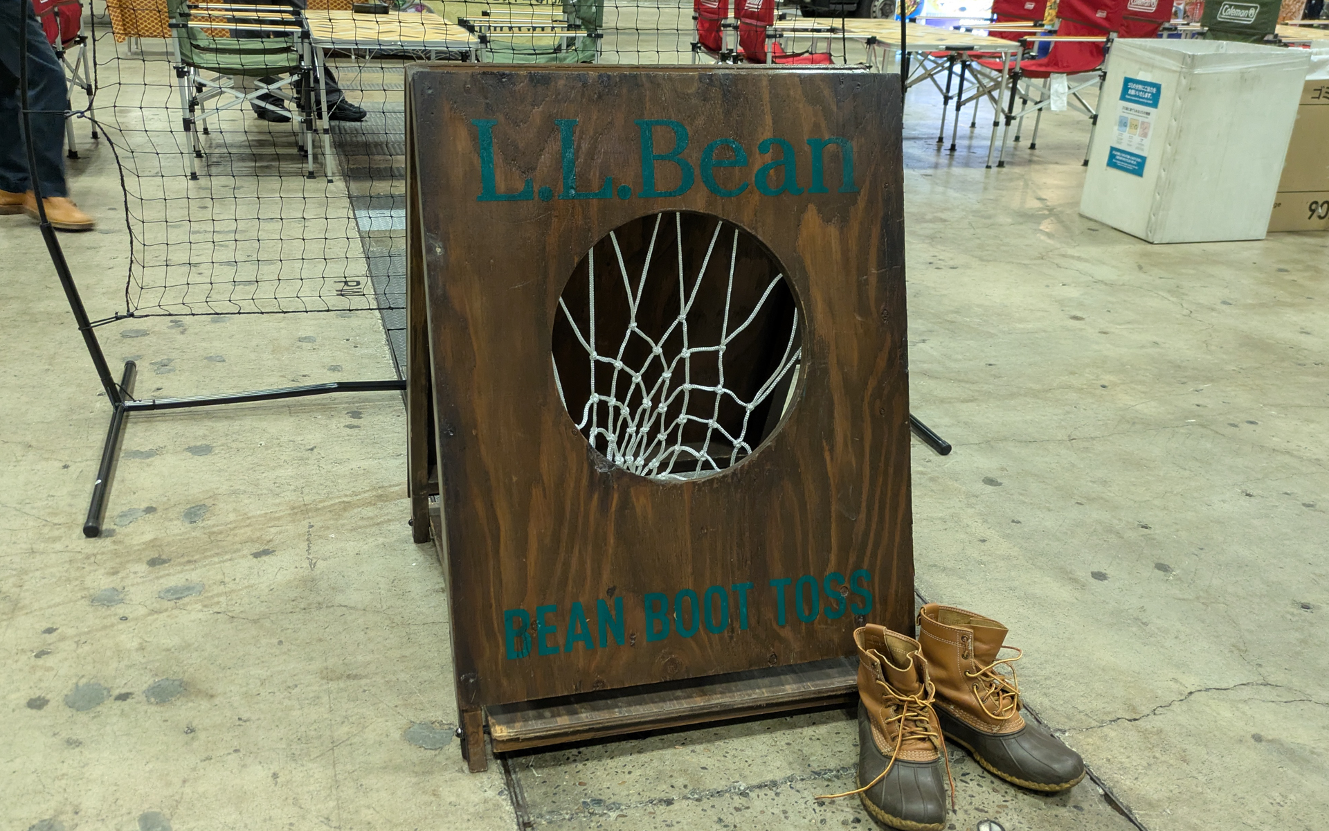 L.L.Beanは「ブーツトス」を実施している