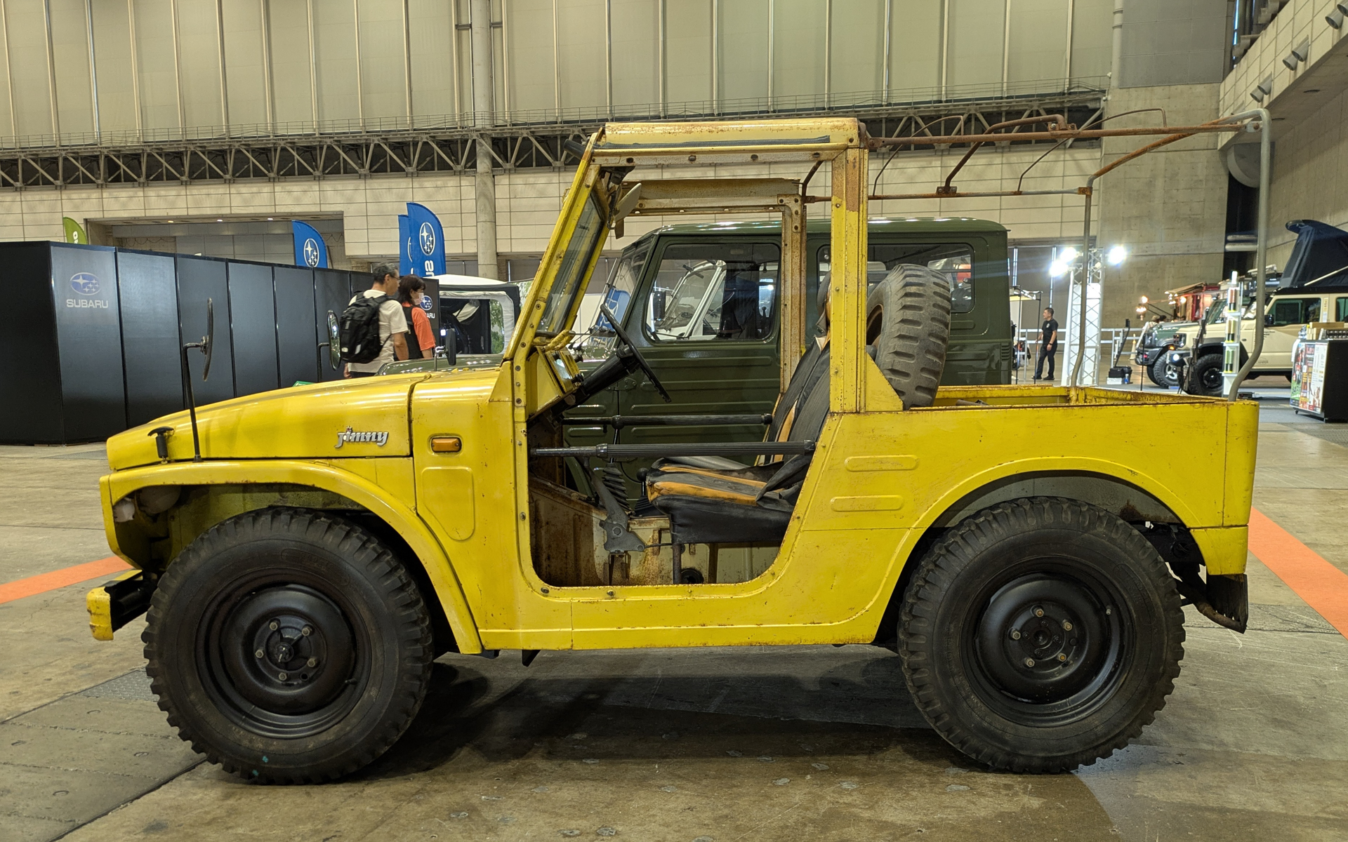 「TOKYO OUTDOOR SHOW 2025」では希少な初代ジムニーも展示されている